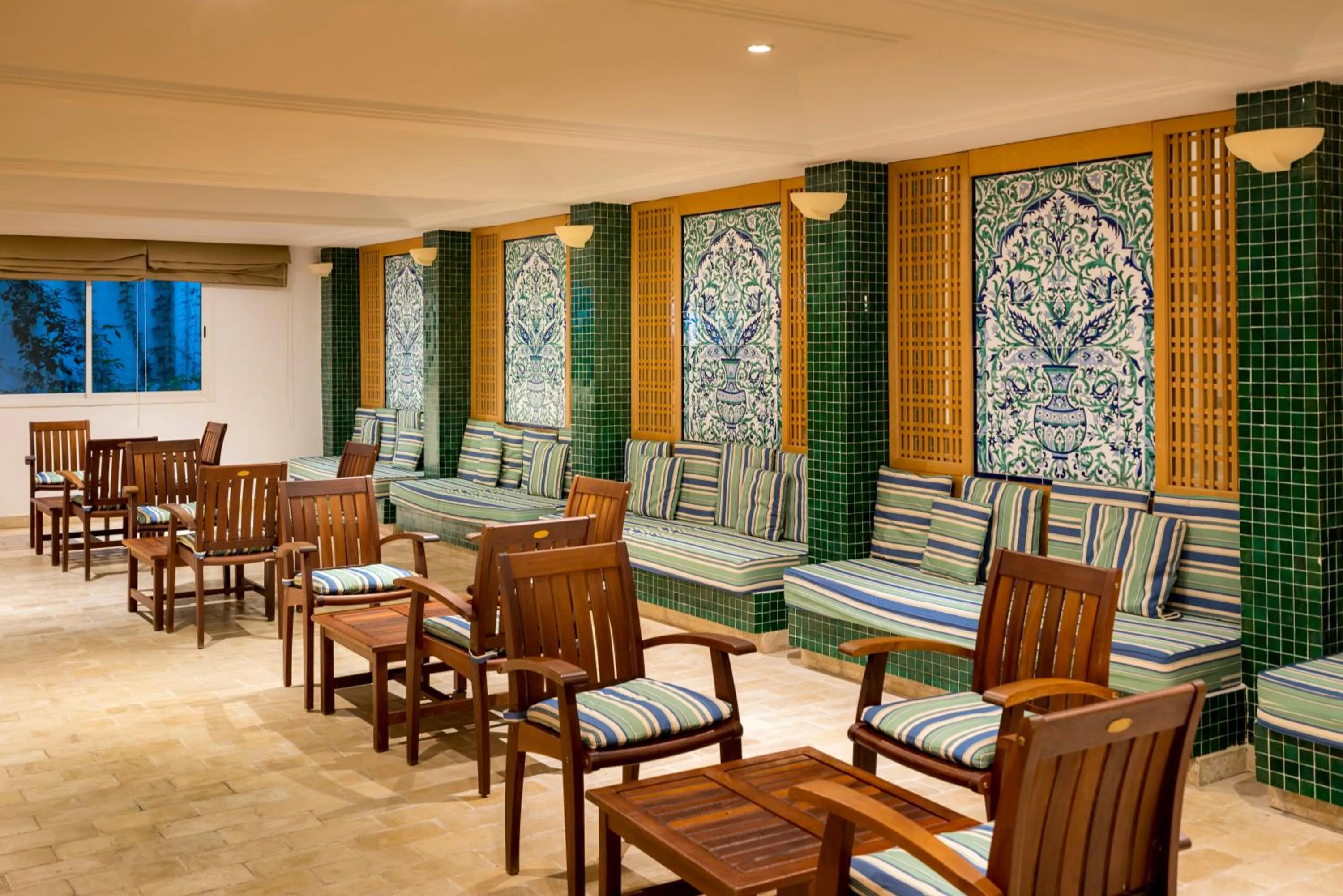 Restaurant/places to eat in Thabraca Thalasso & Diving