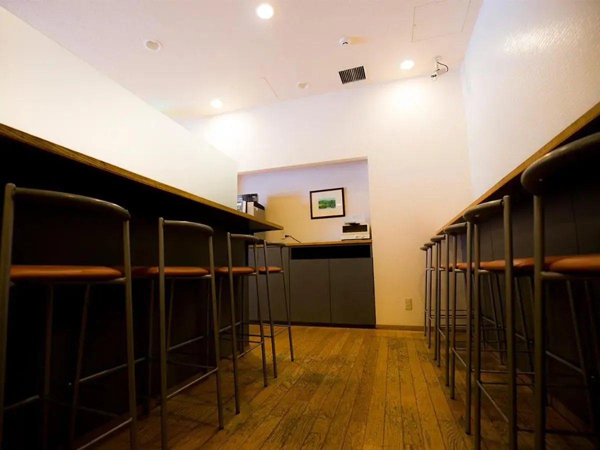 Lounge or bar in Swanky Hotel Otomo Lounge or bar in Swanky Hotel Otomo