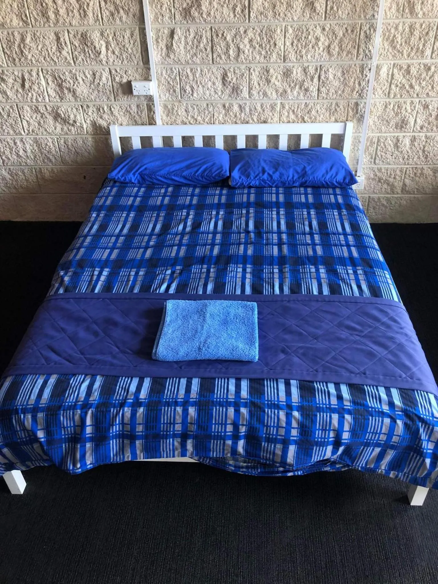 Triple Room with Private Bathroom in Summer House Backpackers Melbourne