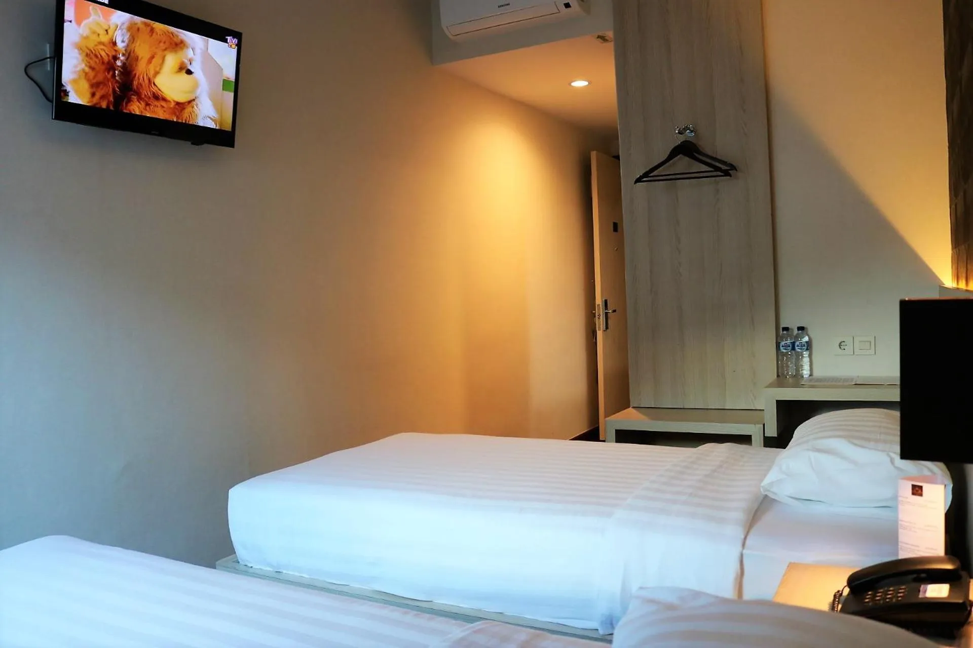 Bed in Ancyra by Continent - Poso