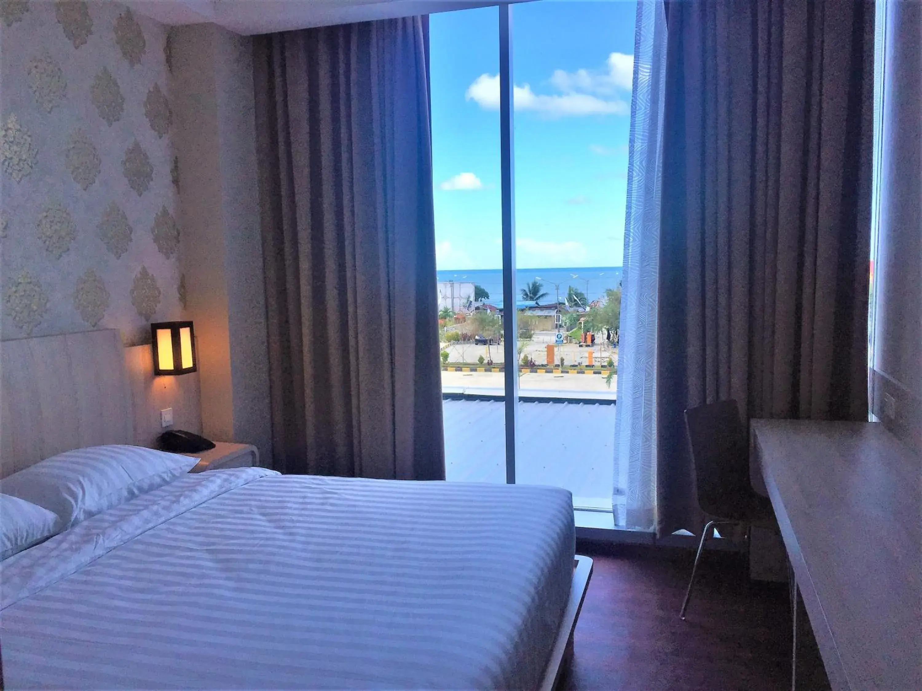 Bed in Ancyra by Continent - Poso Bed in Ancyra by Continent - Poso