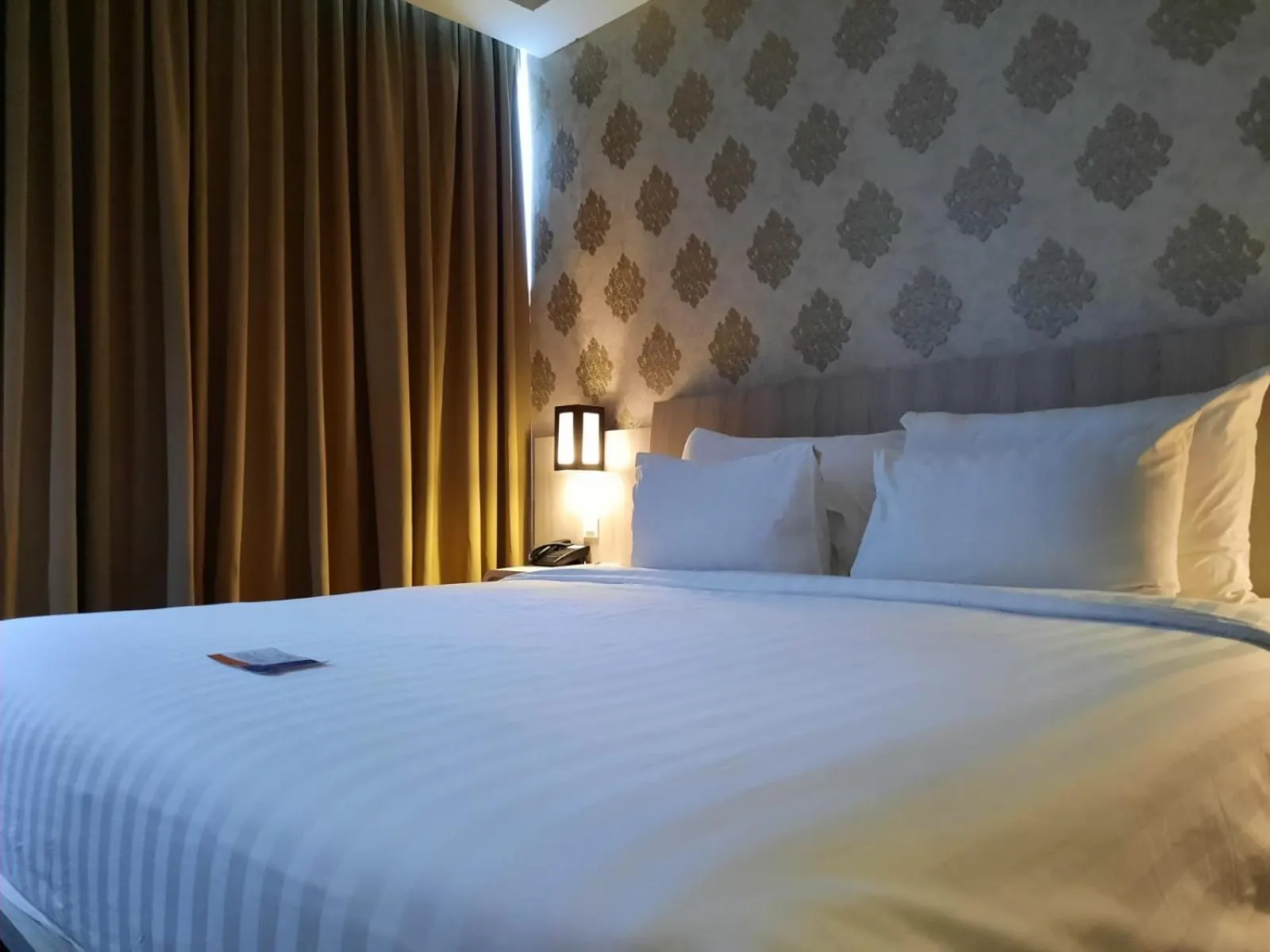 Bed in Ancyra by Continent - Poso