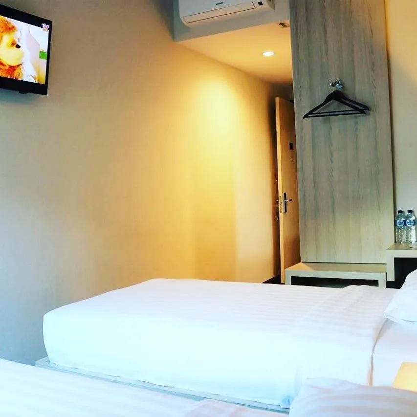 Bed in Ancyra by Continent - Poso