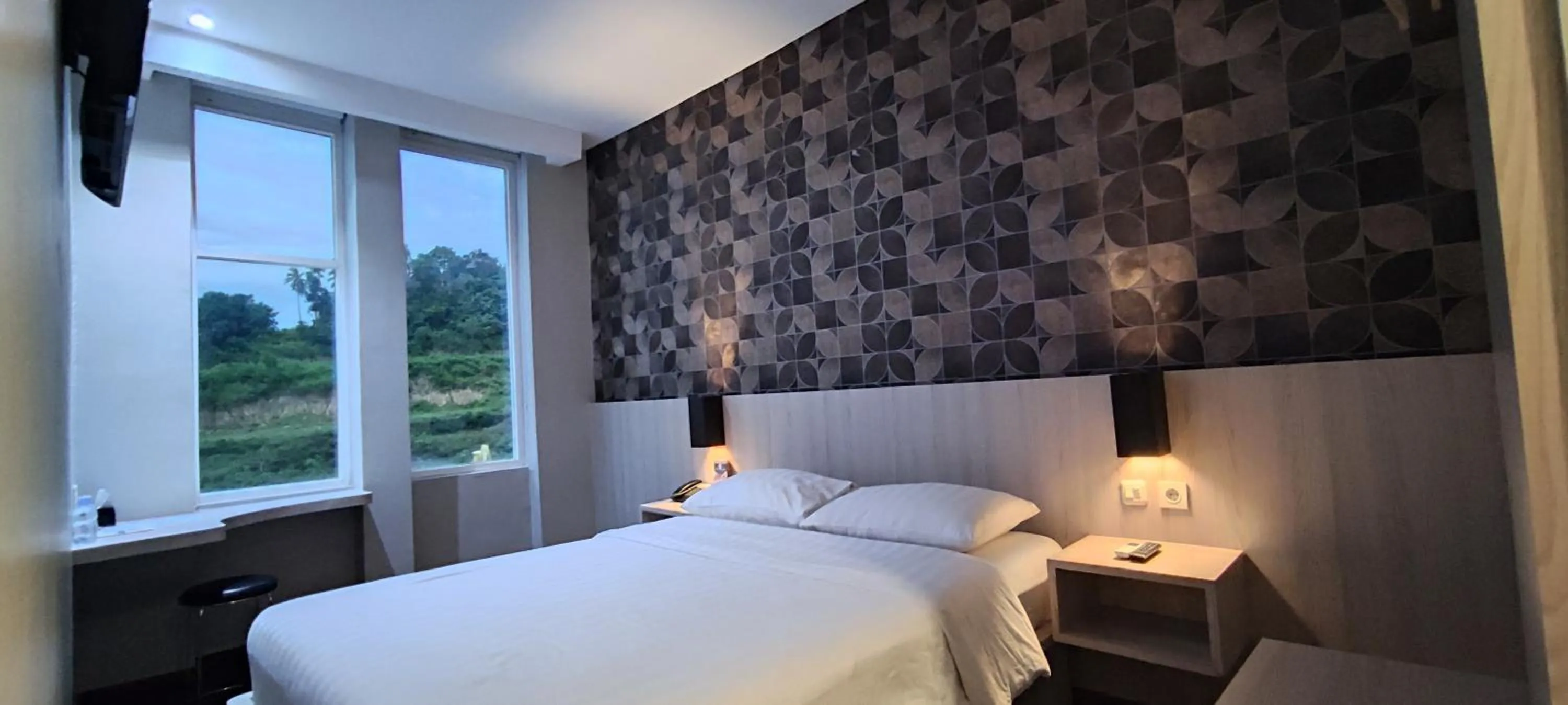 Bed in Ancyra by Continent - Poso