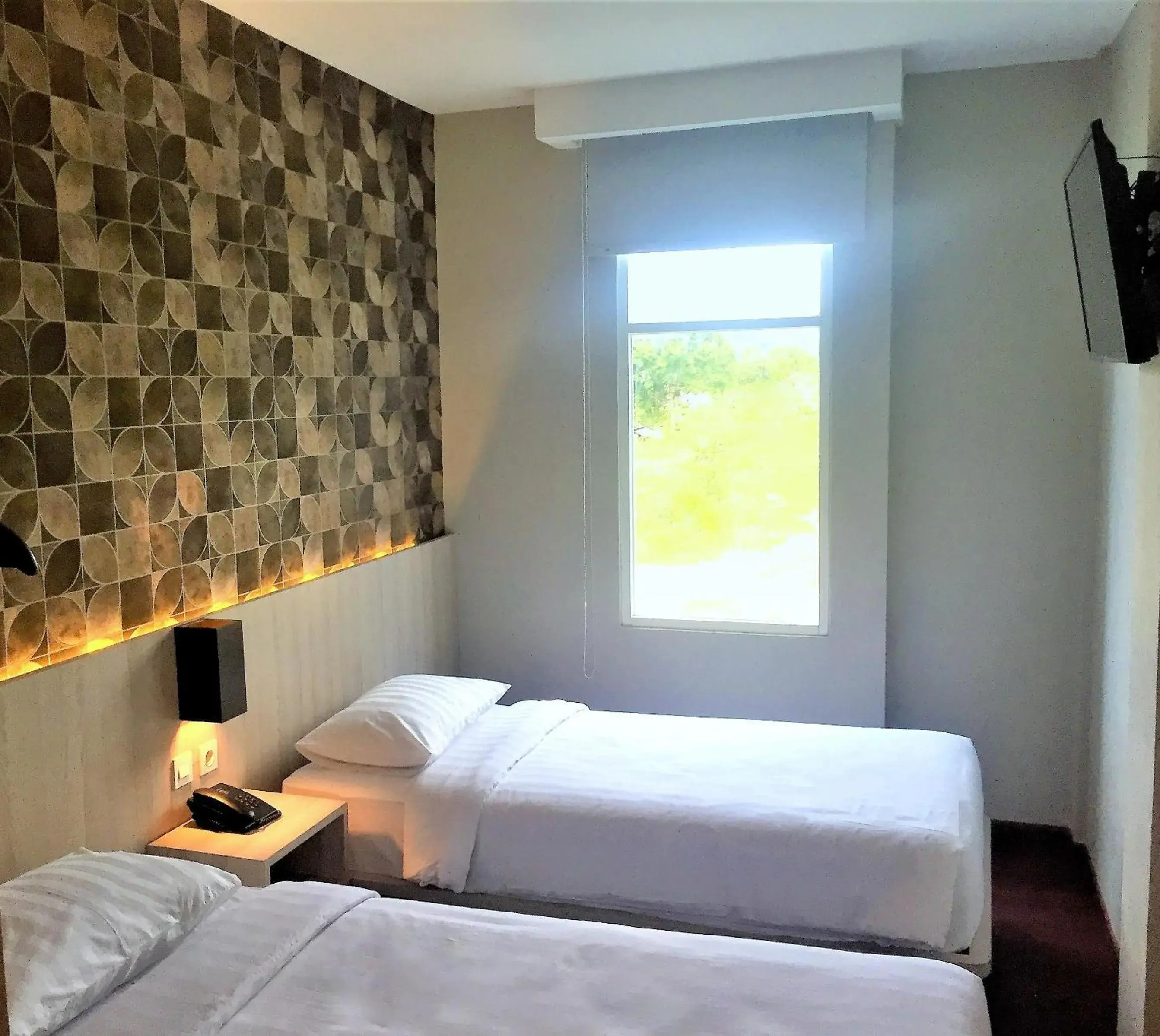 Bed in Ancyra by Continent - Poso Bed in Ancyra by Continent - Poso