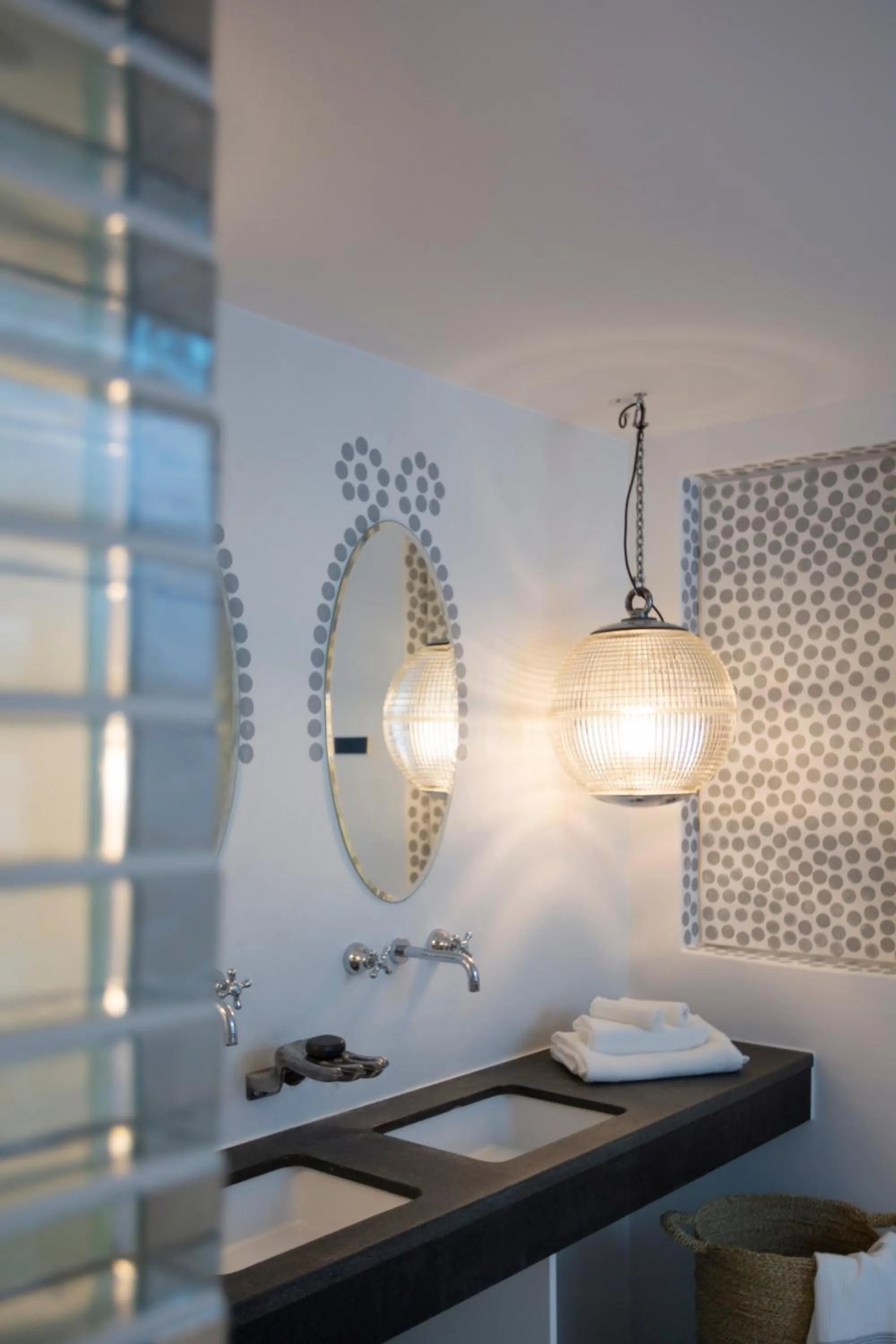 Erosantorini Luxury Private Estate & Suites