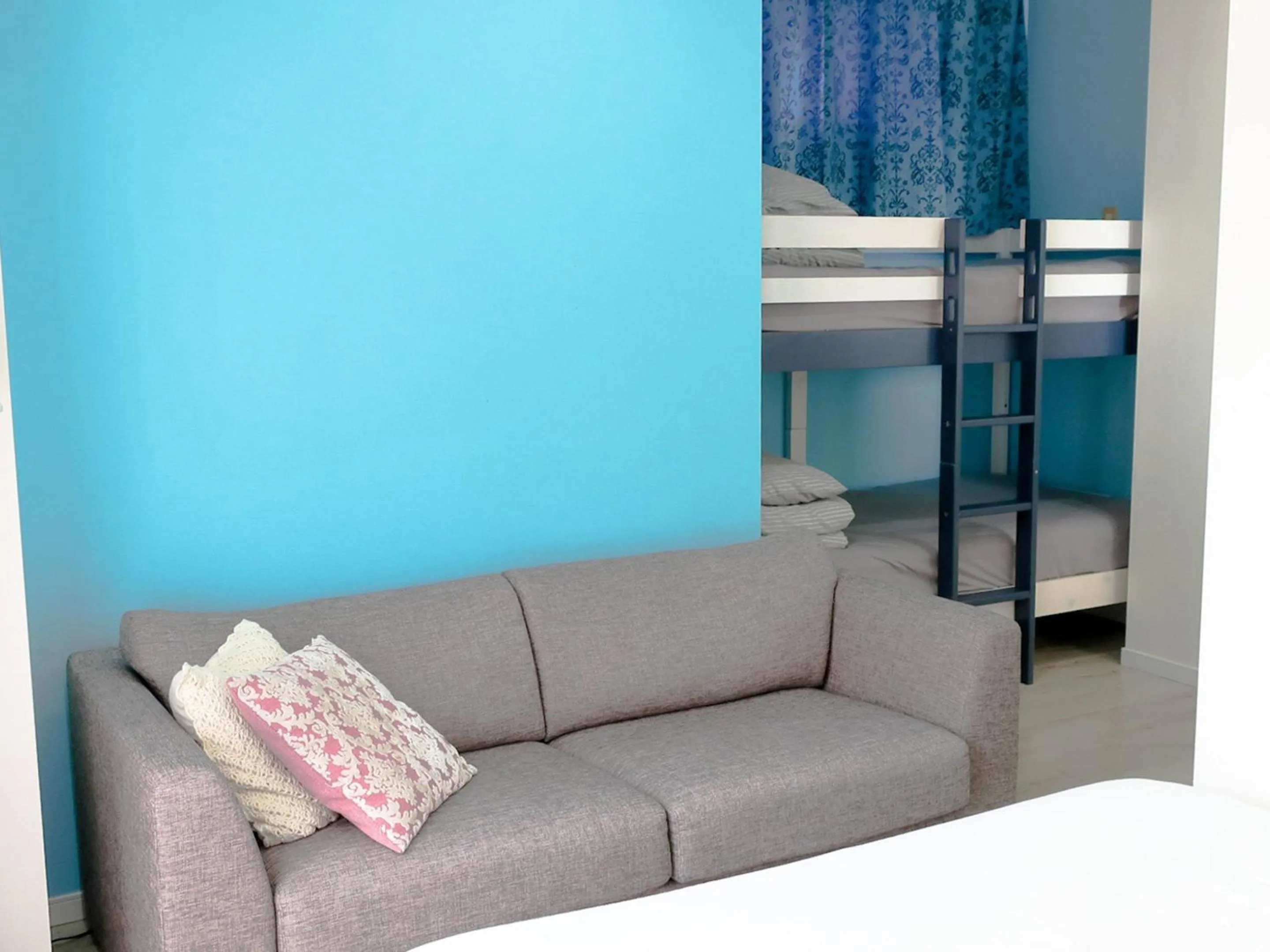 Bedroom, Bed in Ocean Villa Tin Gala