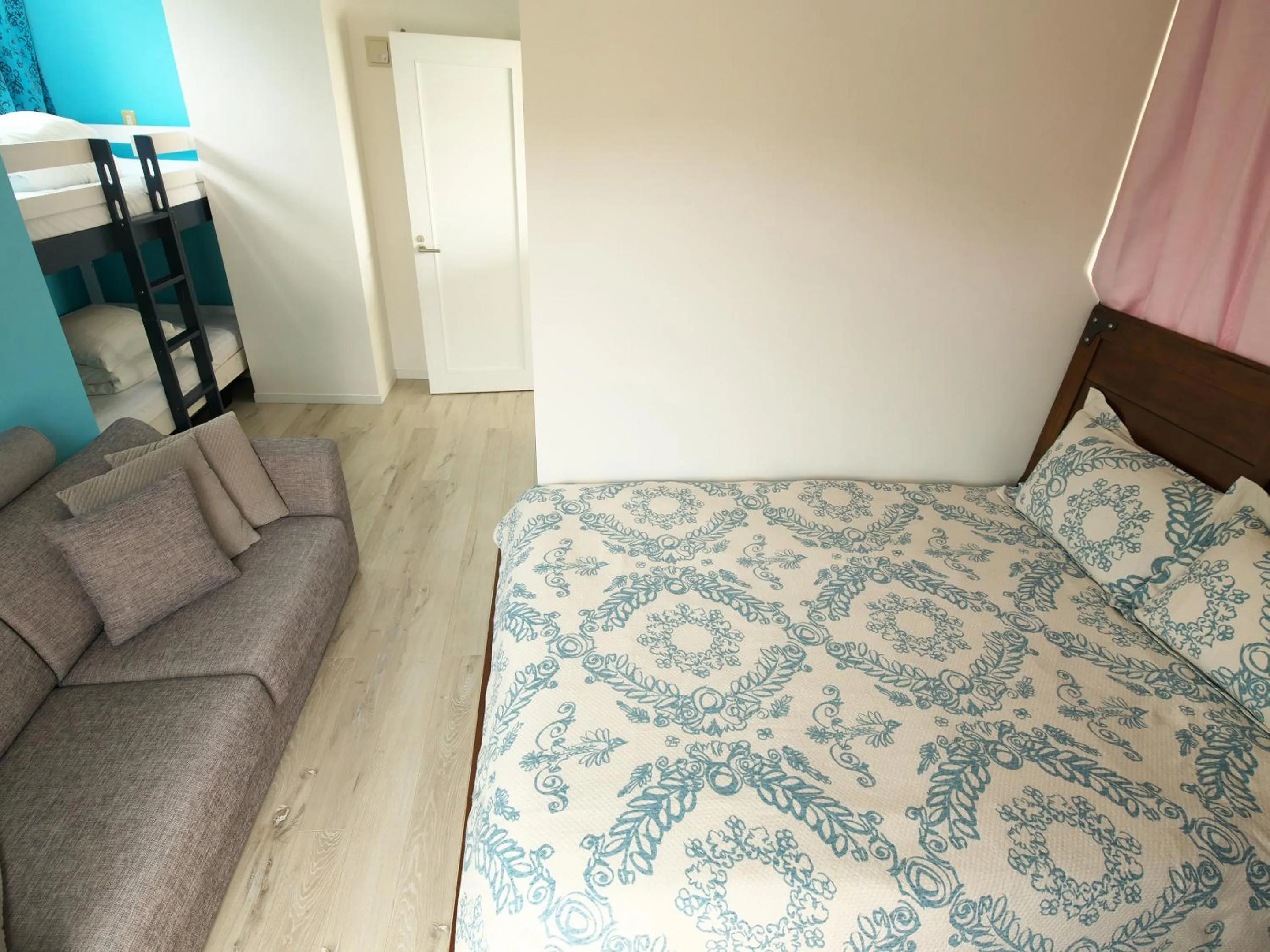 Photo of the whole room, Bed in Ocean Villa Tin Gala