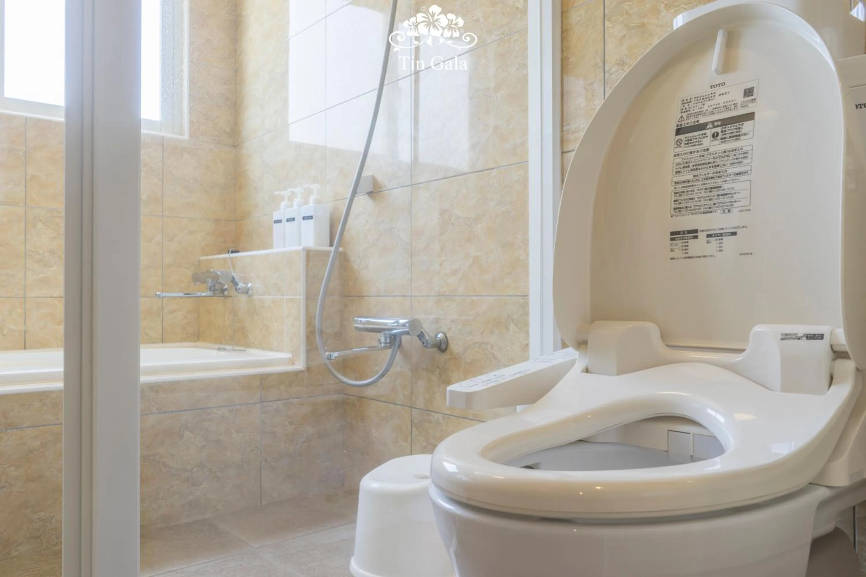 Toilet in Ocean Villa Tin Gala