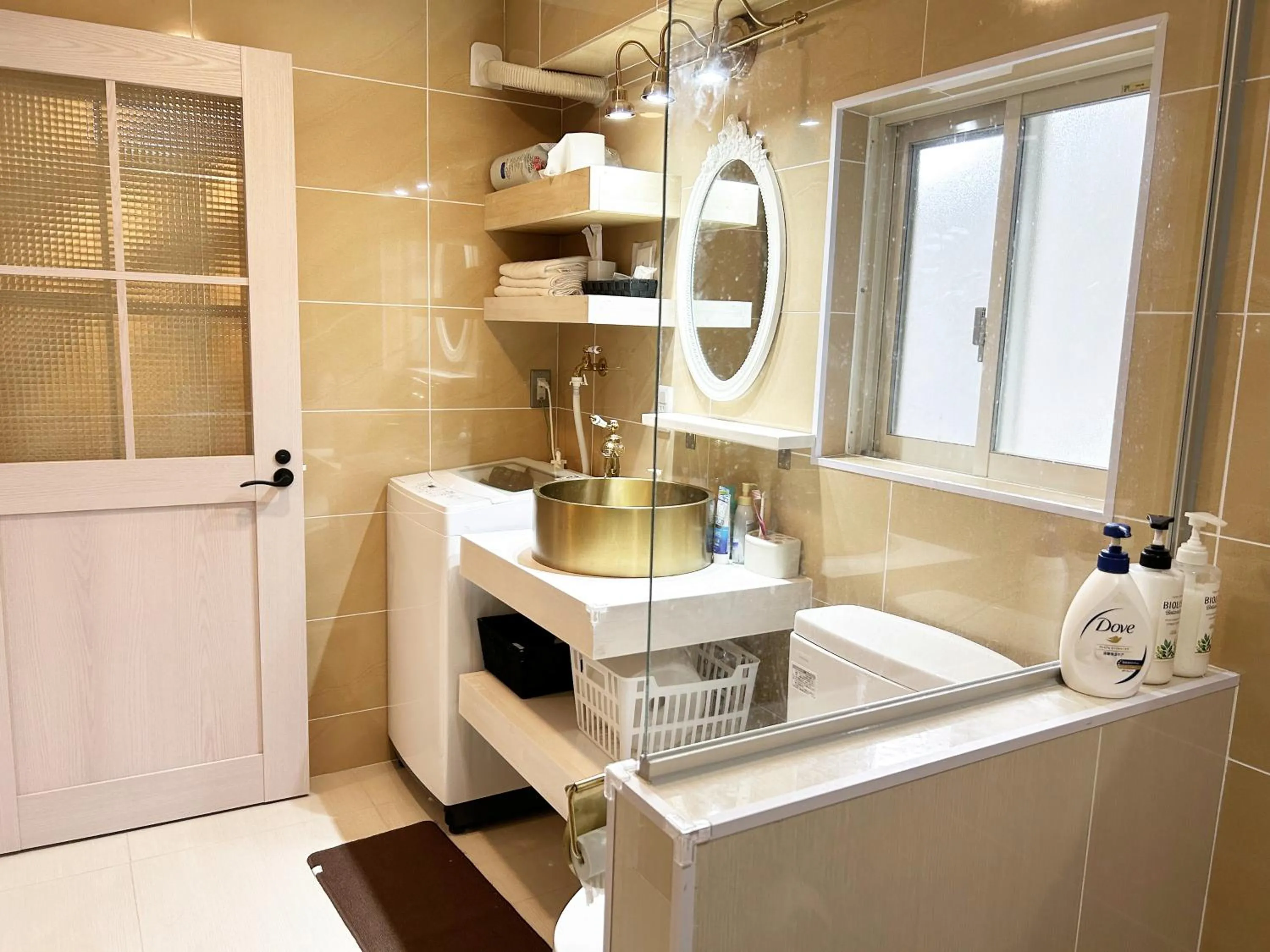 Toilet in Ocean Villa Tin Gala