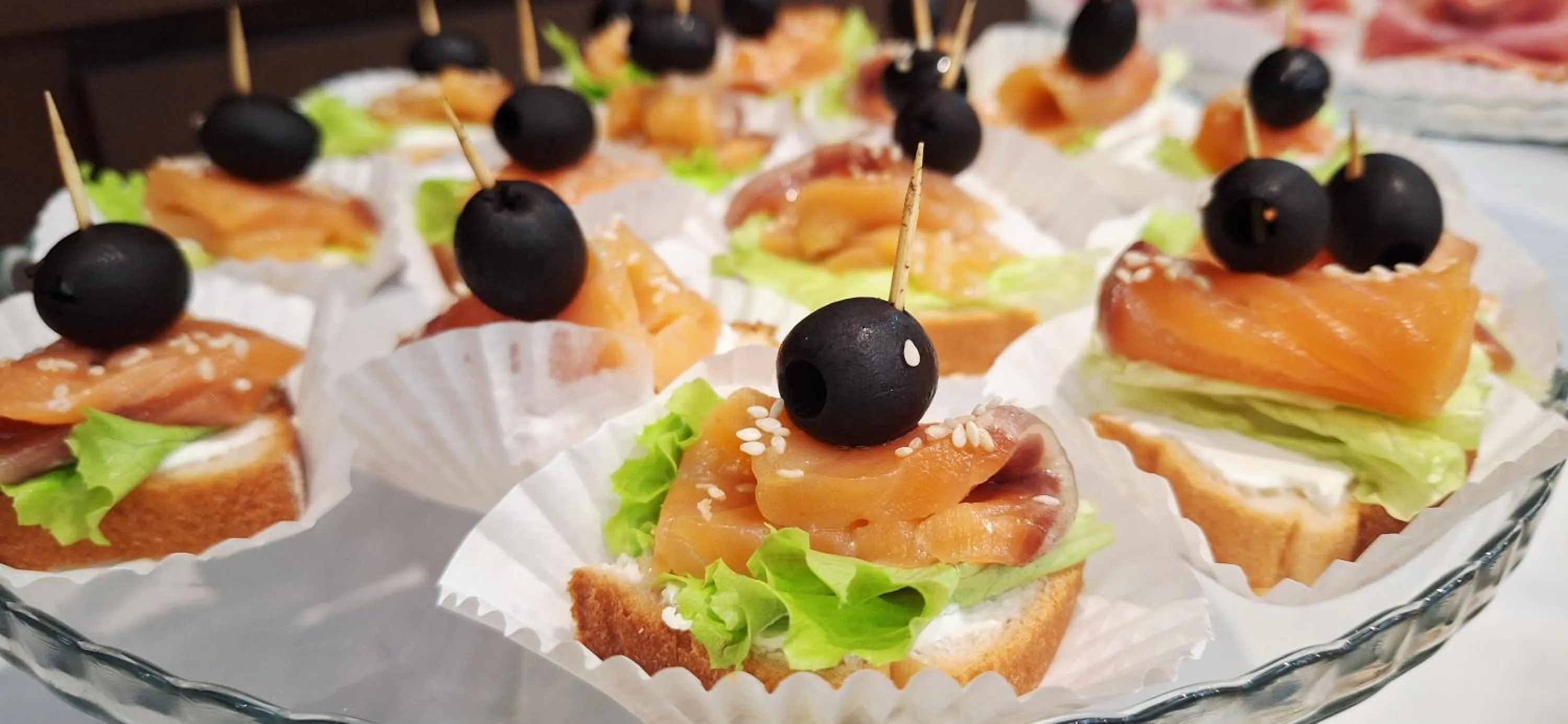 Restaurant/places to eat in Iliani Hotel