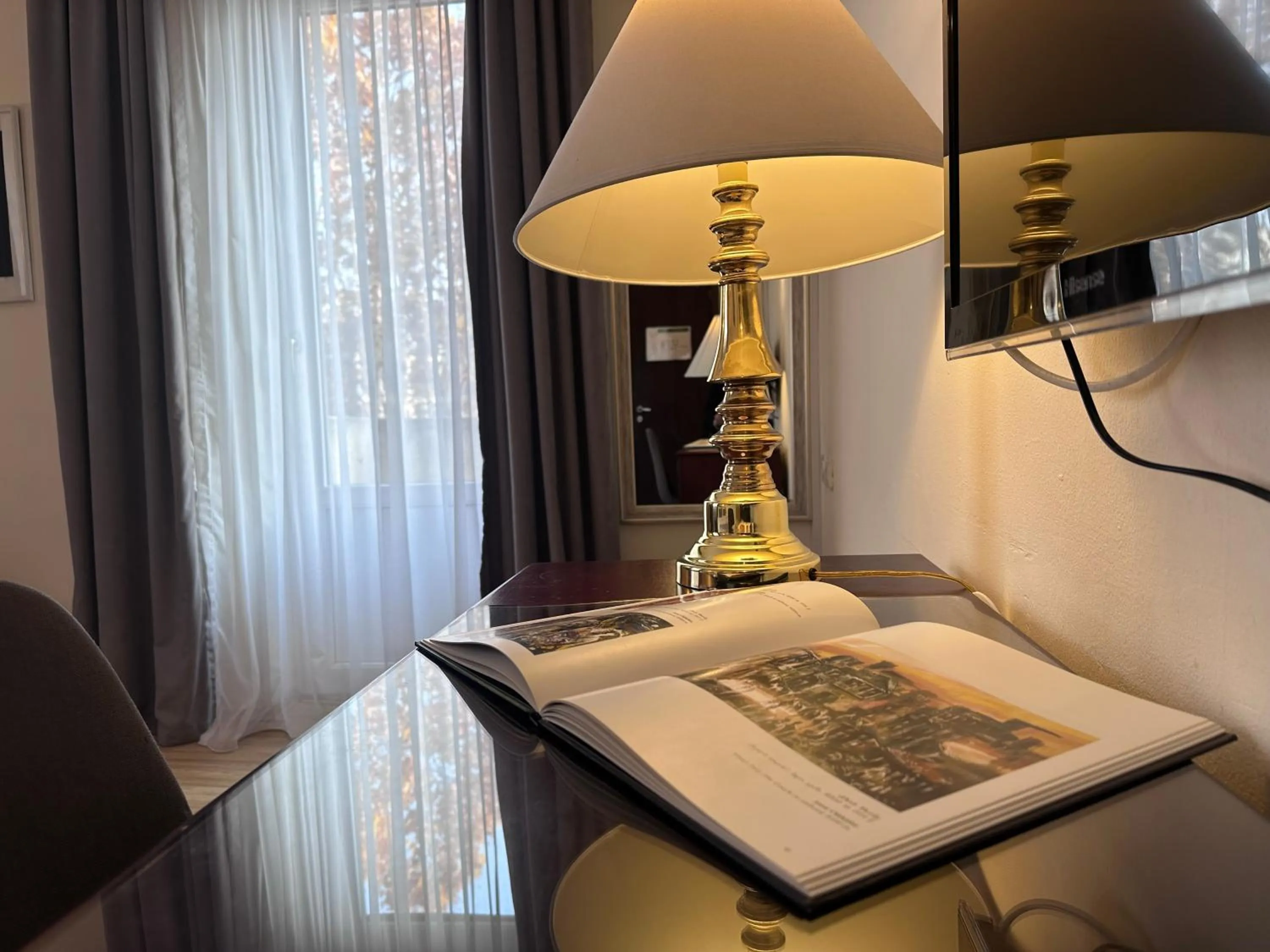 Bedroom, Bed in Iliani Hotel