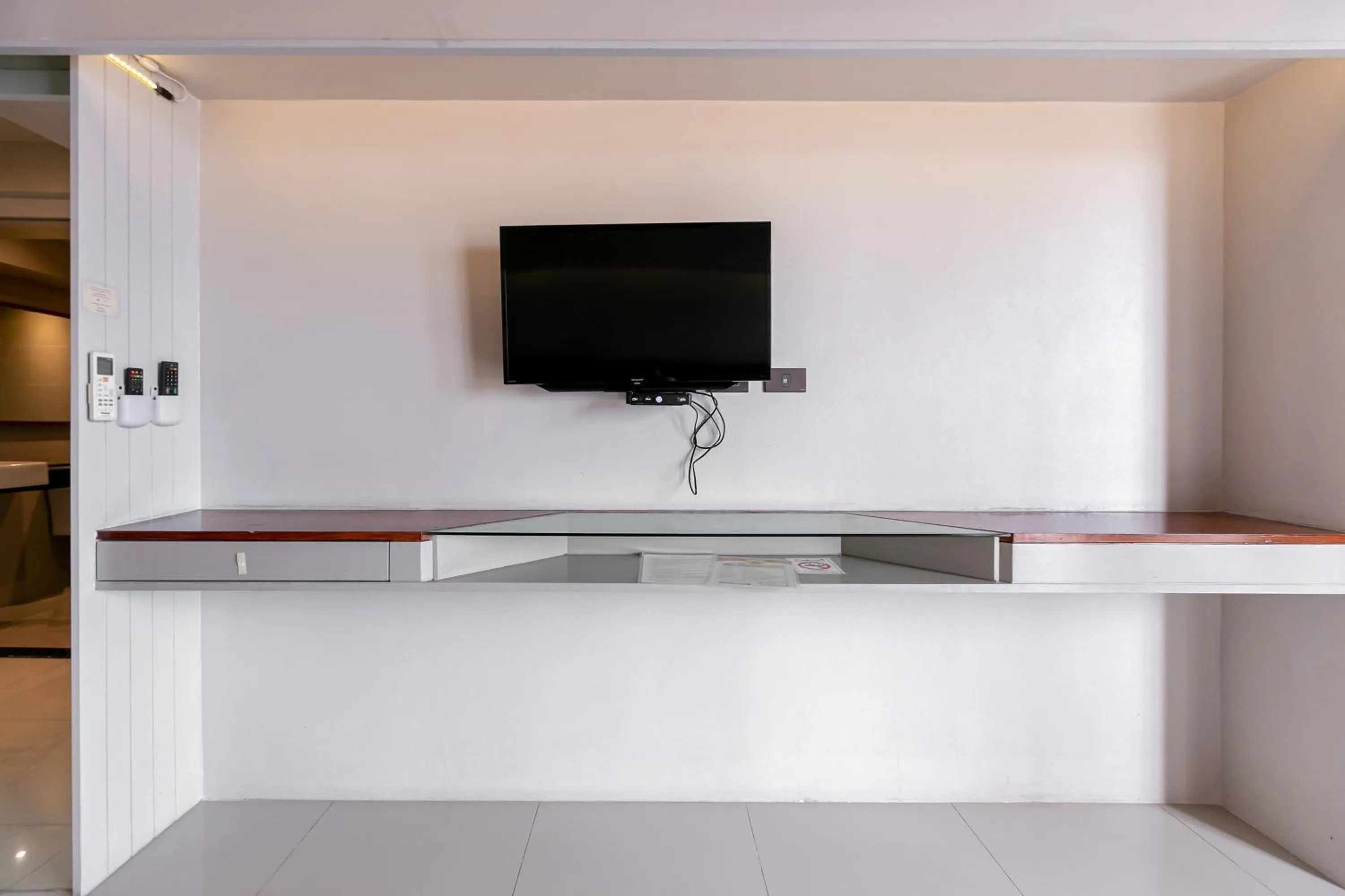 TV and multimedia in A Room Bangkok Sathorn