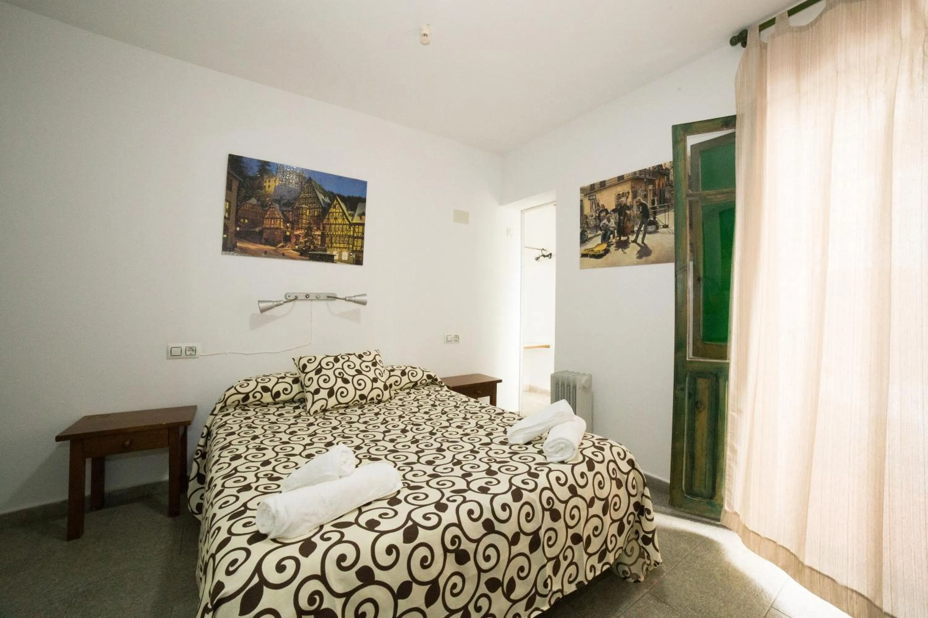 Bed in Hospedaje Lisboa Algeciras P Ca 0214 y A Ca 0232