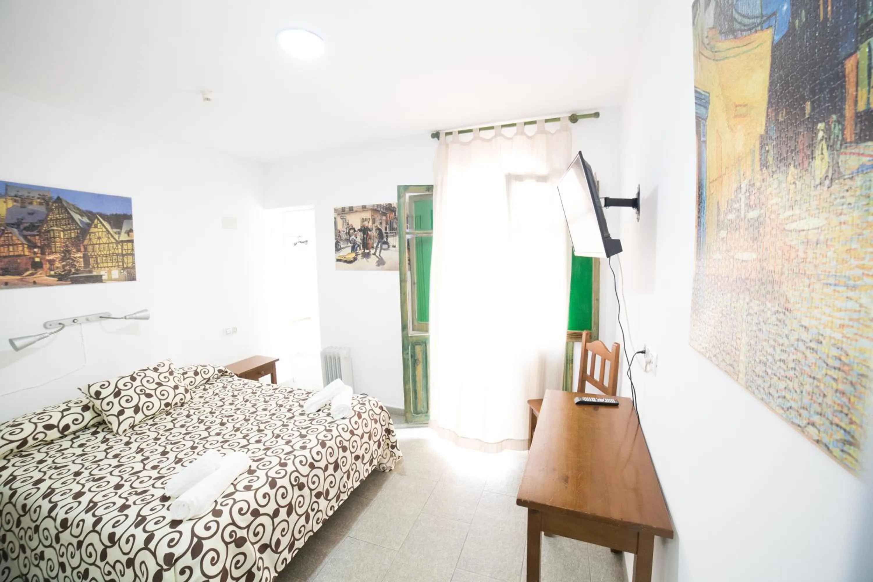 Bathroom, Bed in Hospedaje Lisboa Algeciras P Ca 0214 y A Ca 0232