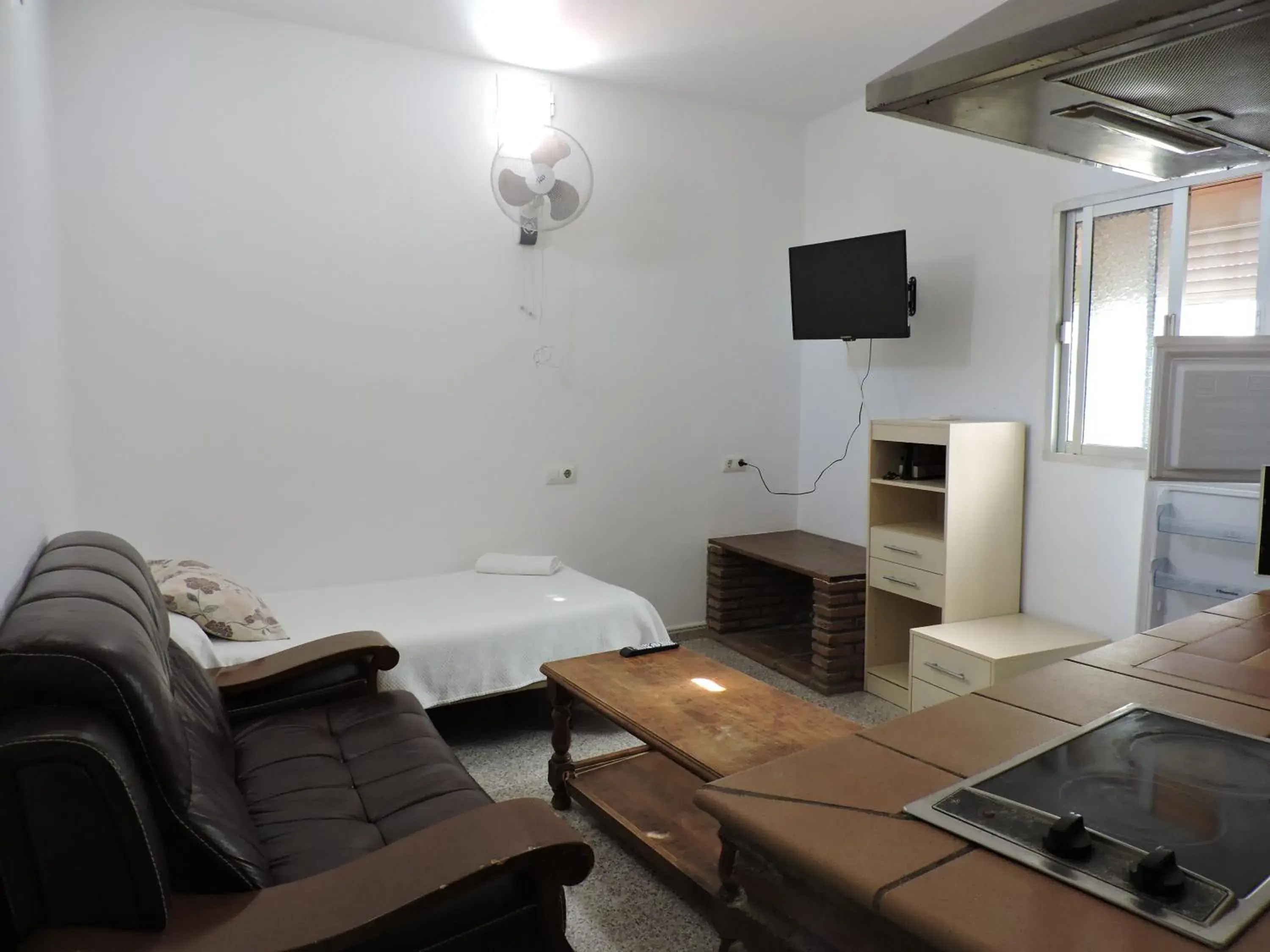 Family Studio in Hospedaje Lisboa Algeciras P Ca 0214 y A Ca 0232 Family Studio in Hospedaje Lisboa Algeciras P Ca 0214 y A Ca 0232