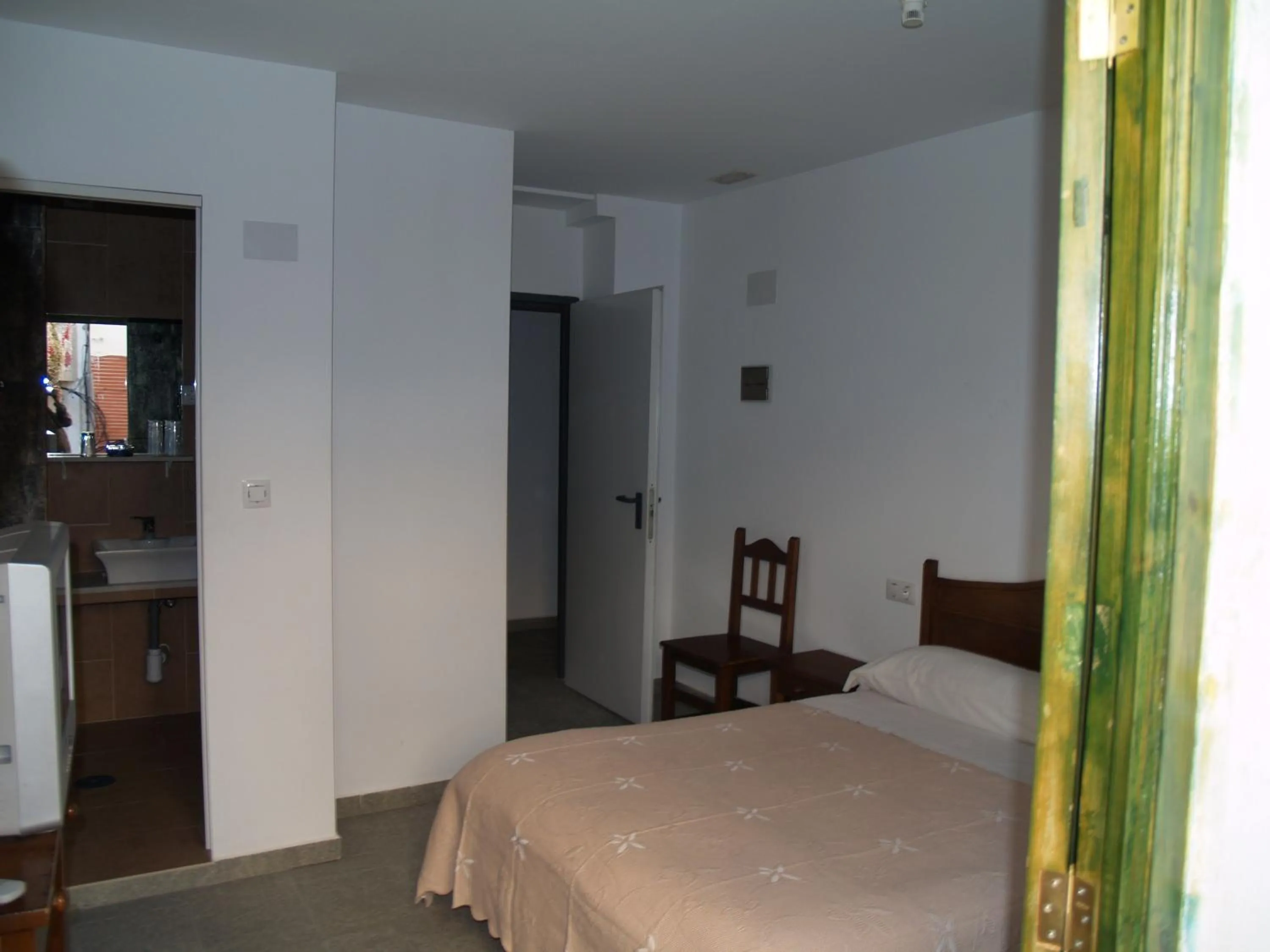 Photo of the whole room, Bed in Hospedaje Lisboa Algeciras P Ca 0214 y A Ca 0232