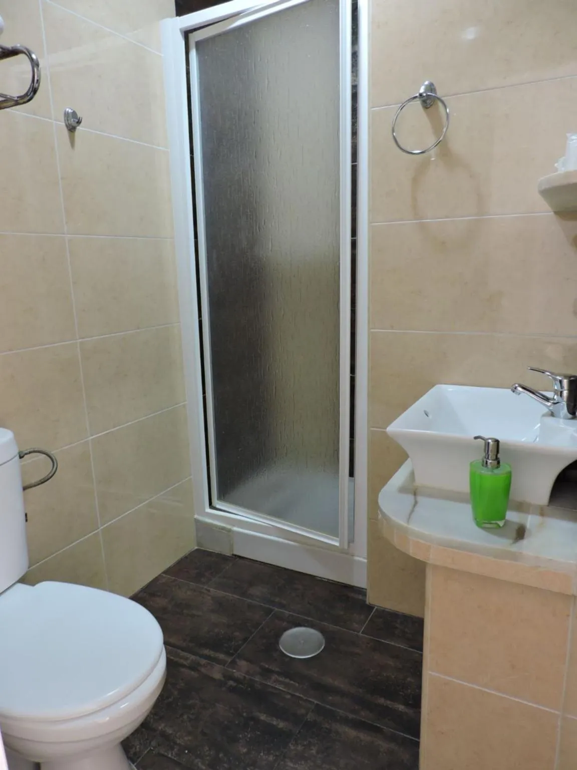 Bathroom in Hospedaje Lisboa Algeciras P Ca 0214 y A Ca 0232