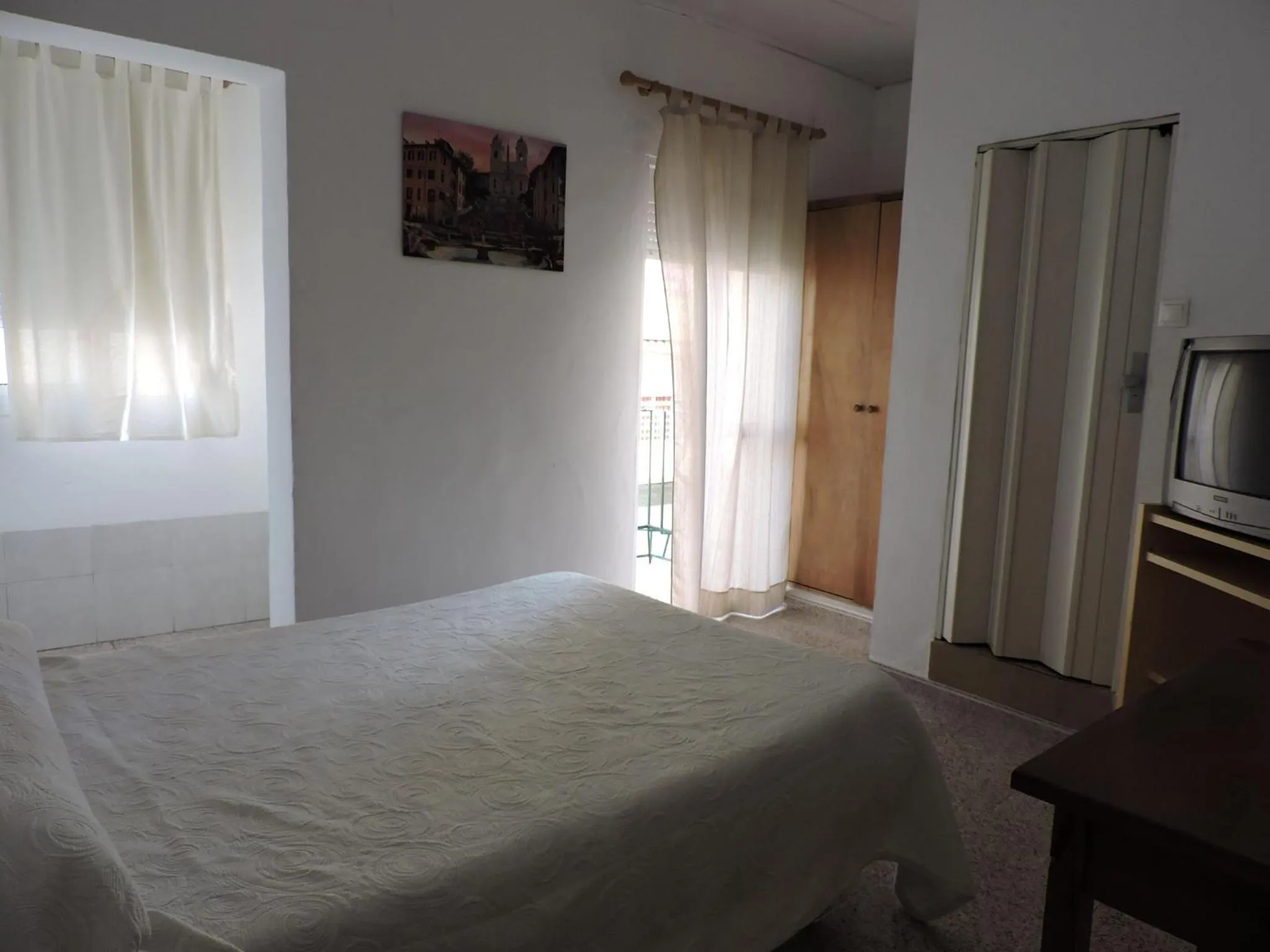 Day, Bed in Hospedaje Lisboa Algeciras P Ca 0214 y A Ca 0232