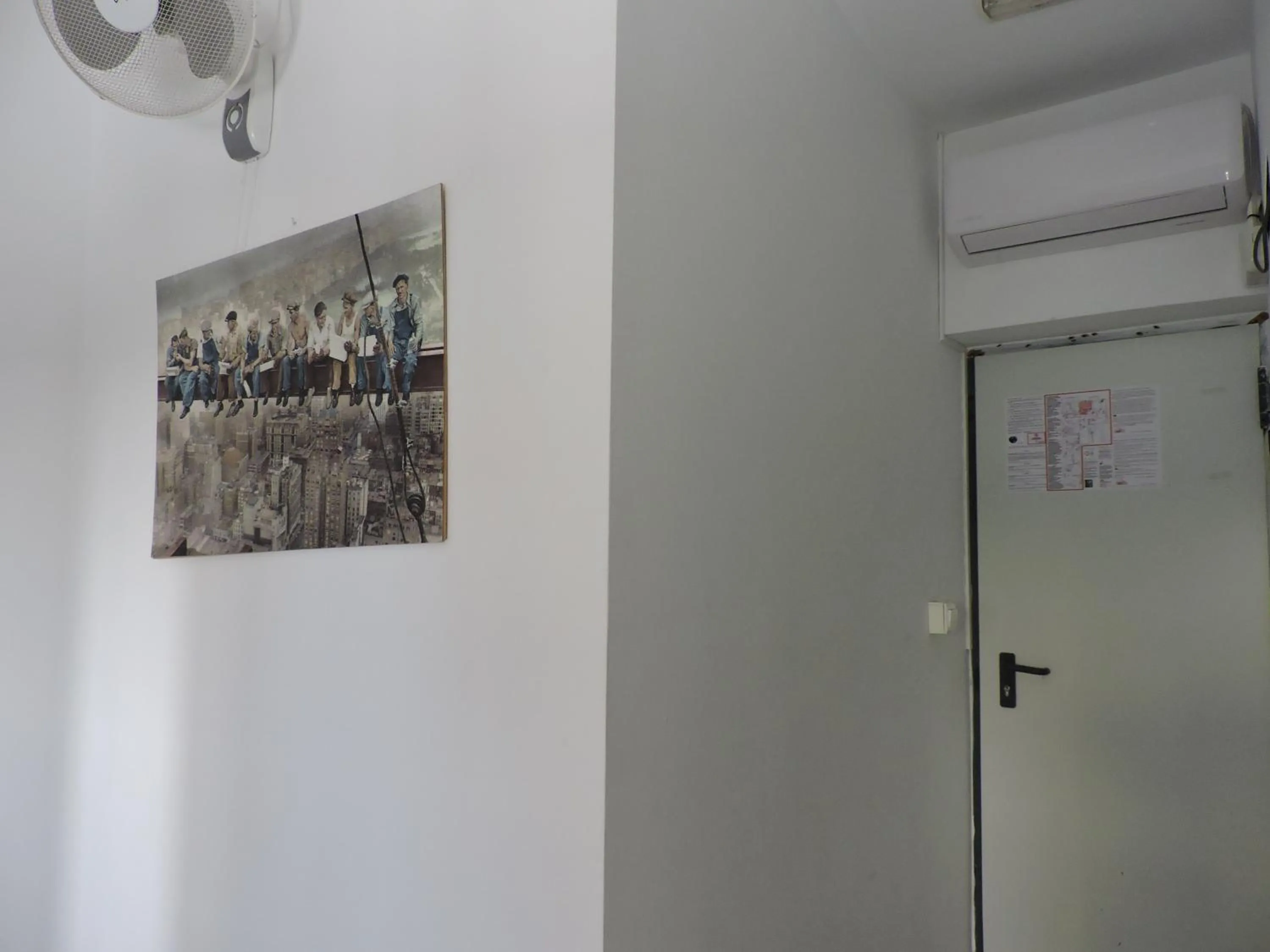 air conditioner in Hospedaje Lisboa Algeciras P Ca 0214 y A Ca 0232