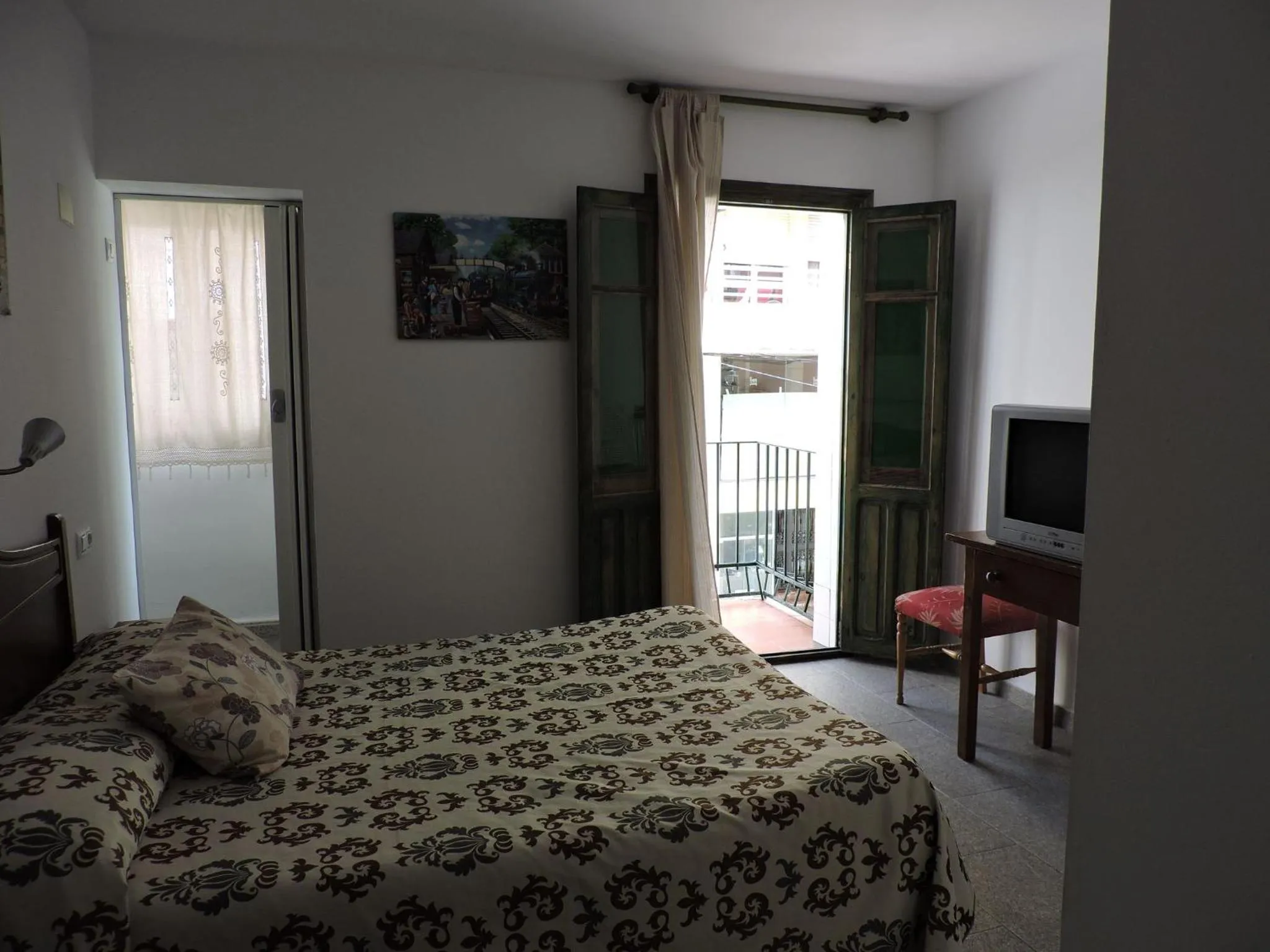 Day, Bed in Hospedaje Lisboa Algeciras P Ca 0214 y A Ca 0232