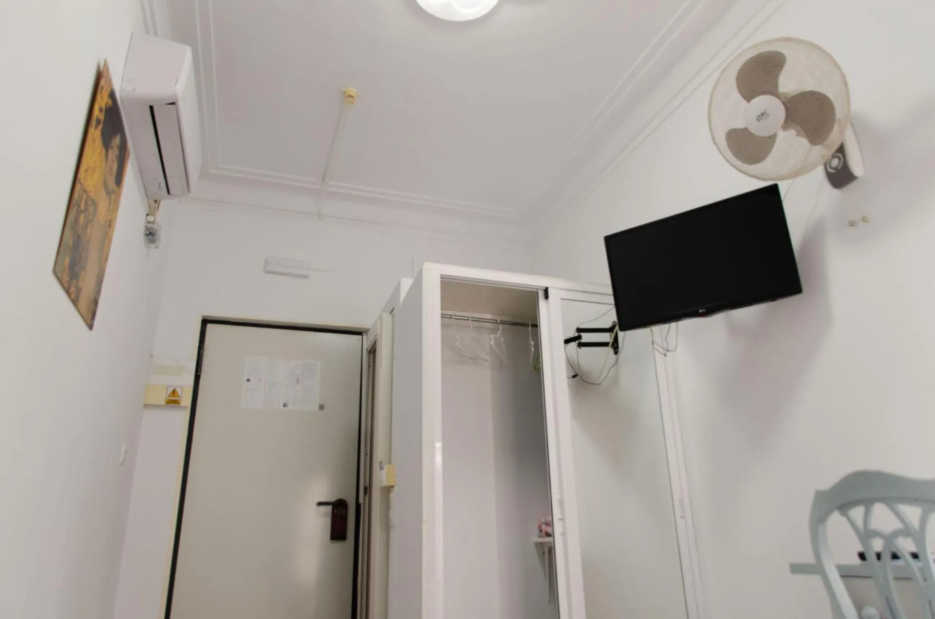 TV and multimedia in Hospedaje Lisboa Algeciras P Ca 0214 y A Ca 0232