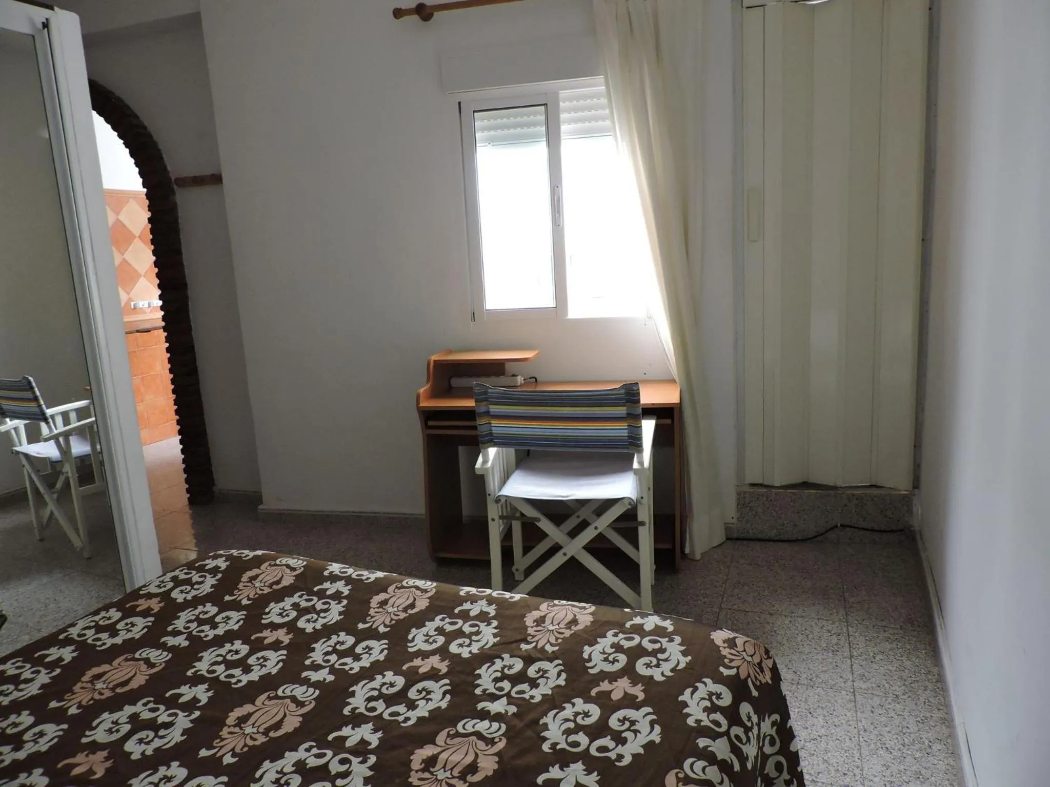 Day, Bed in Hospedaje Lisboa Algeciras P Ca 0214 y A Ca 0232