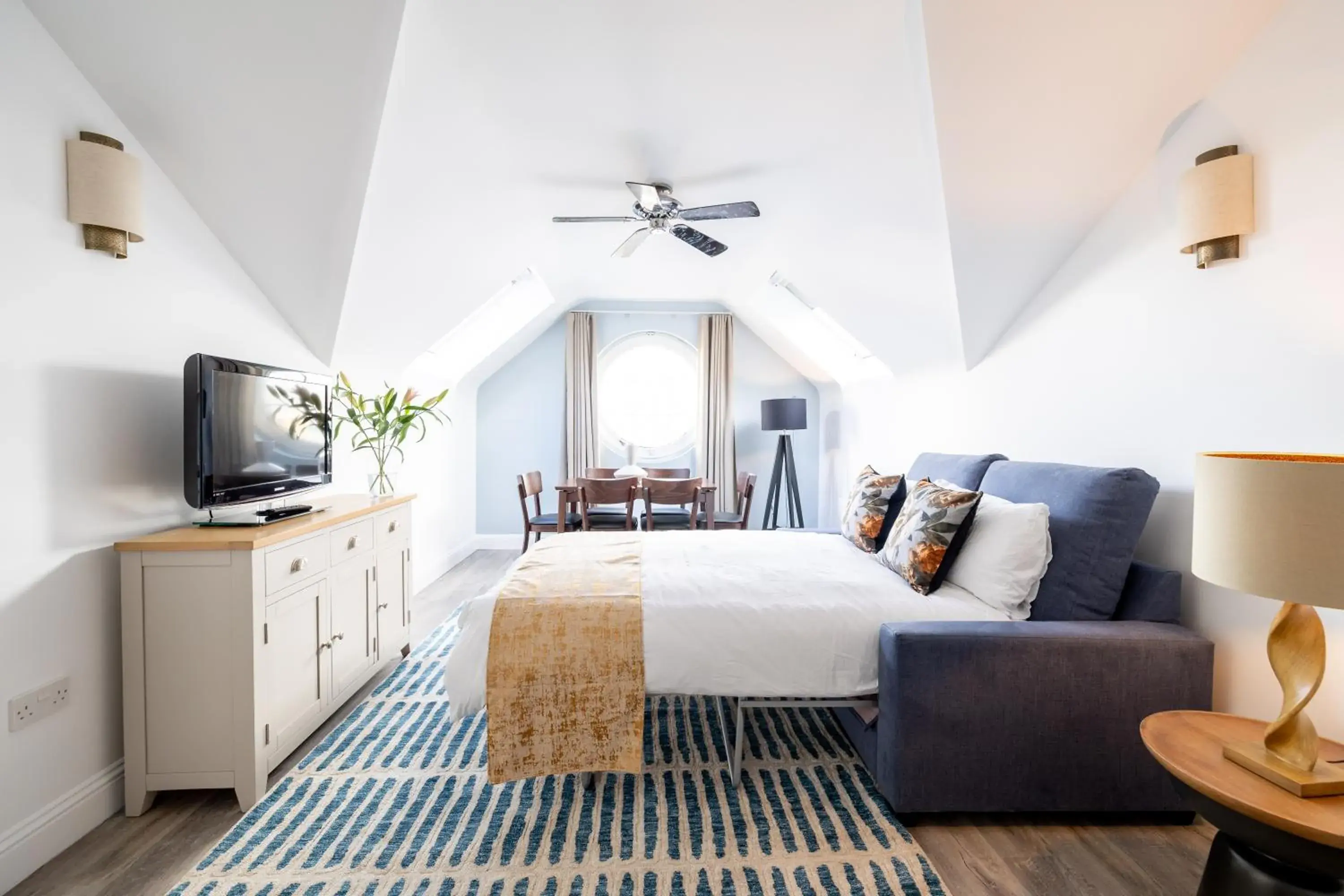 Living room, Bed in SACO Jersey - Merlin House Living room, Bed in SACO Jersey - Merlin House