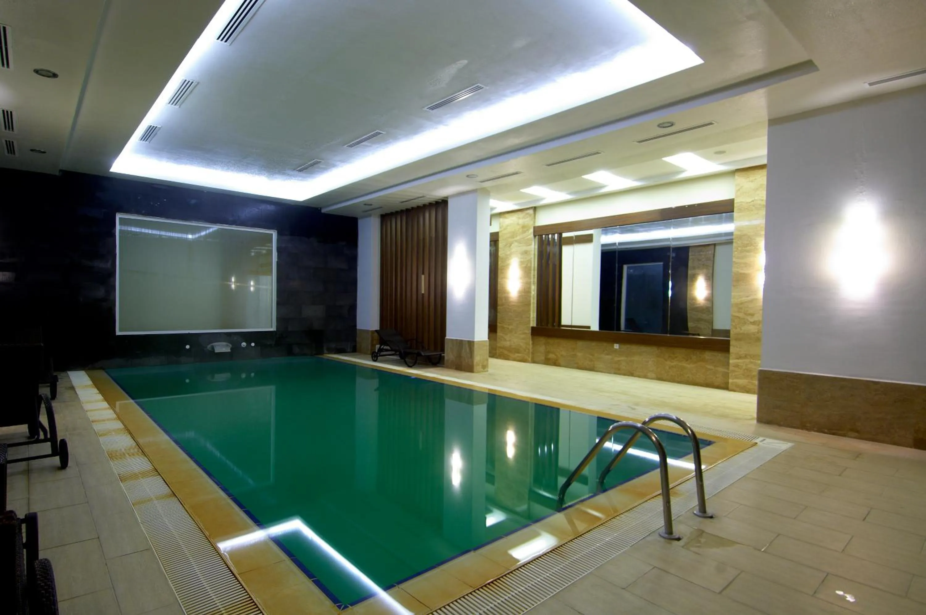 Hot Spring Bath in Safran Thermal Resort Sandikli