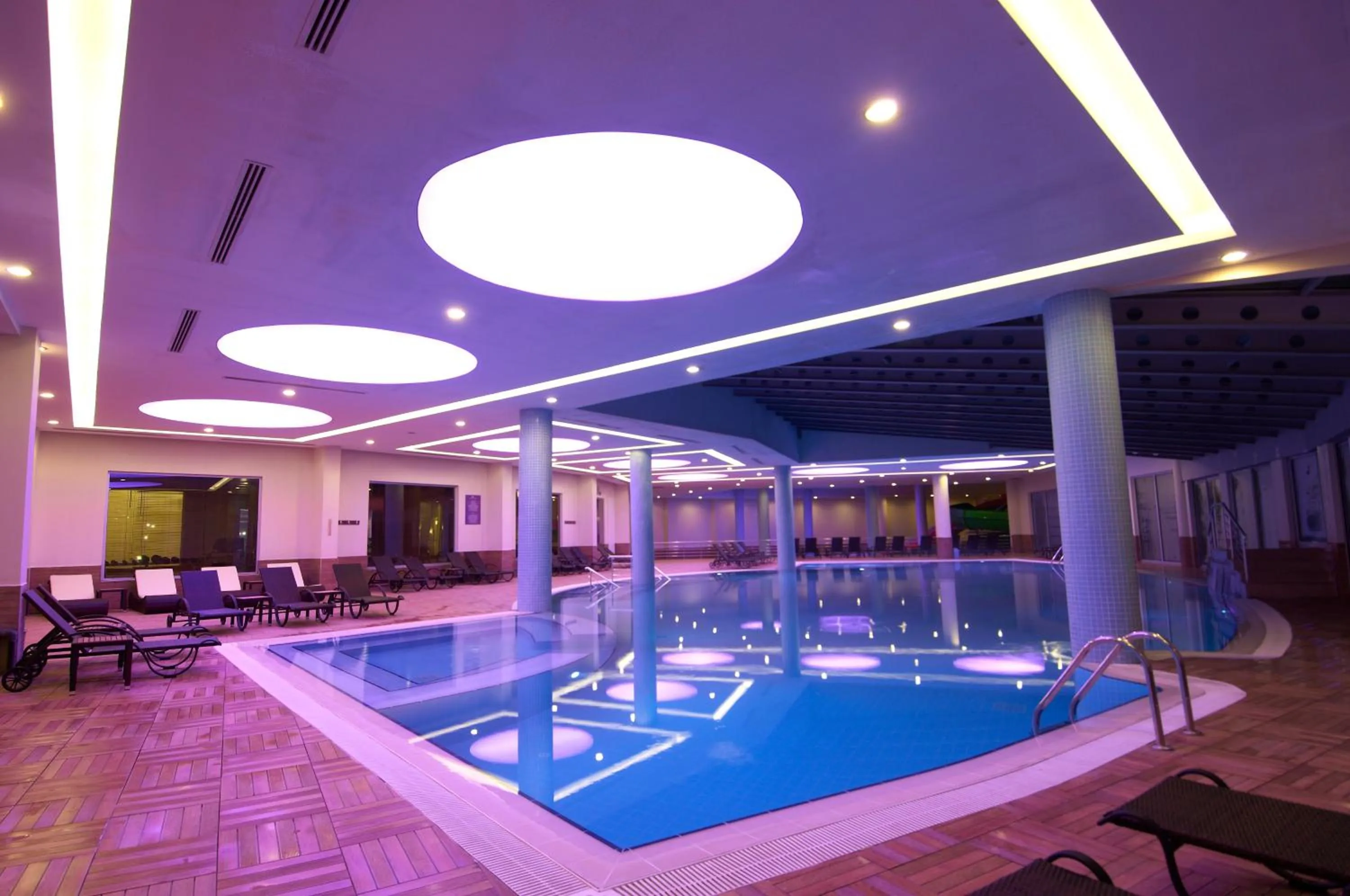 Swimming pool in Safran Thermal Resort Sandikli