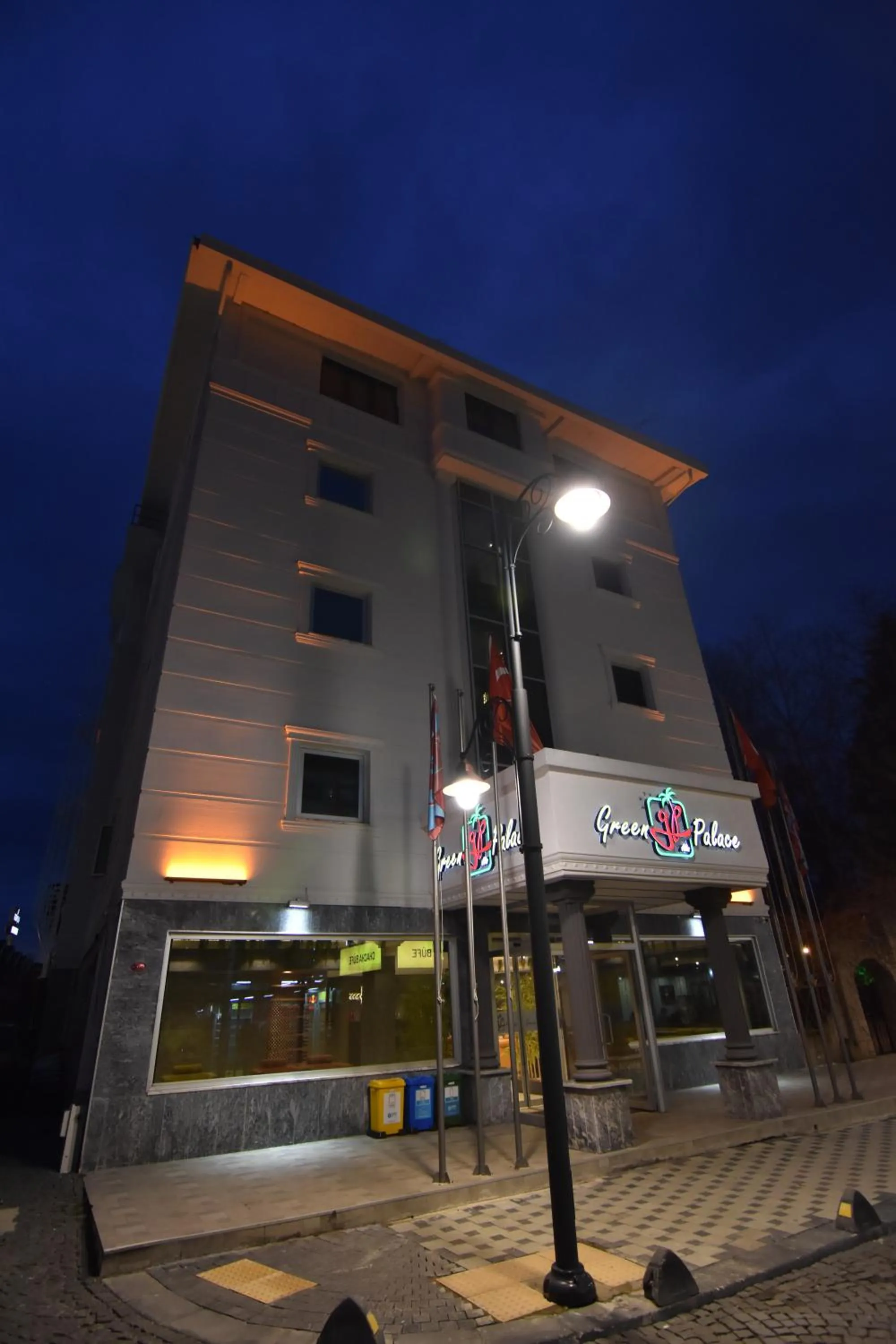 Green Palace Suite Hotel