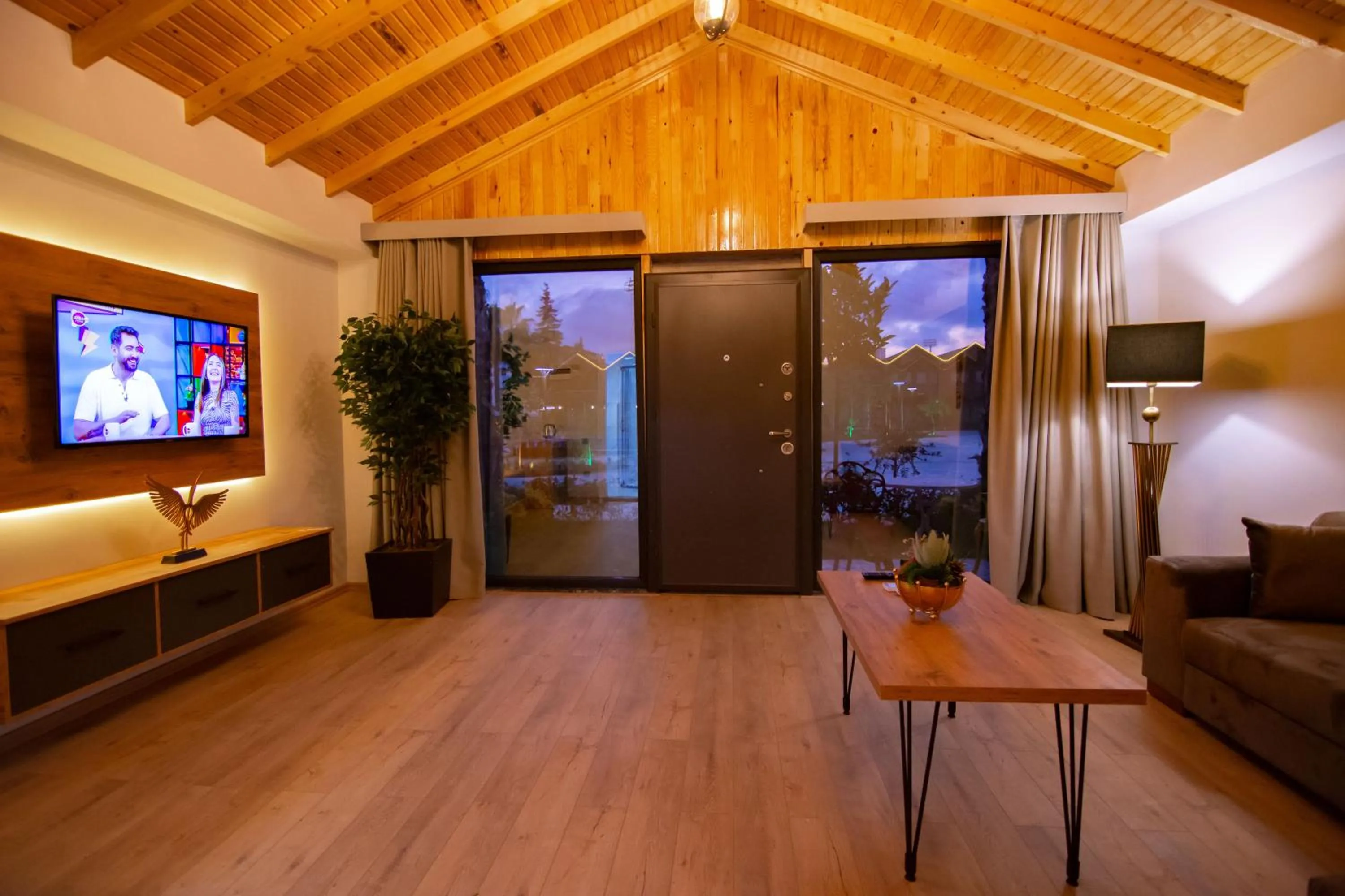 Green Palace Suite Hotel