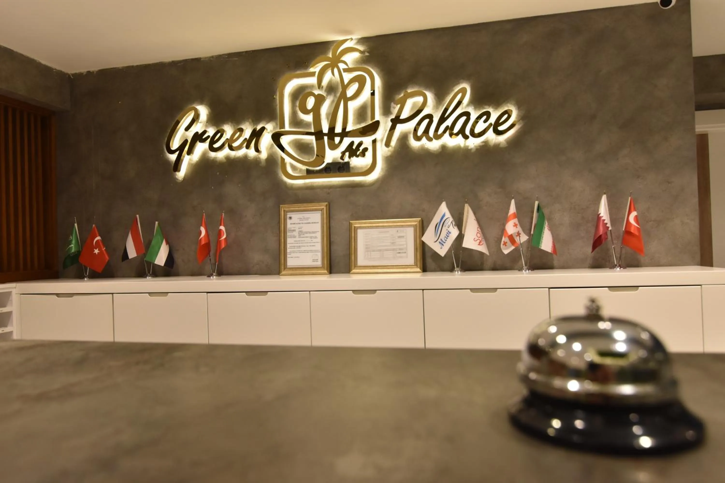 Green Palace Suite Hotel