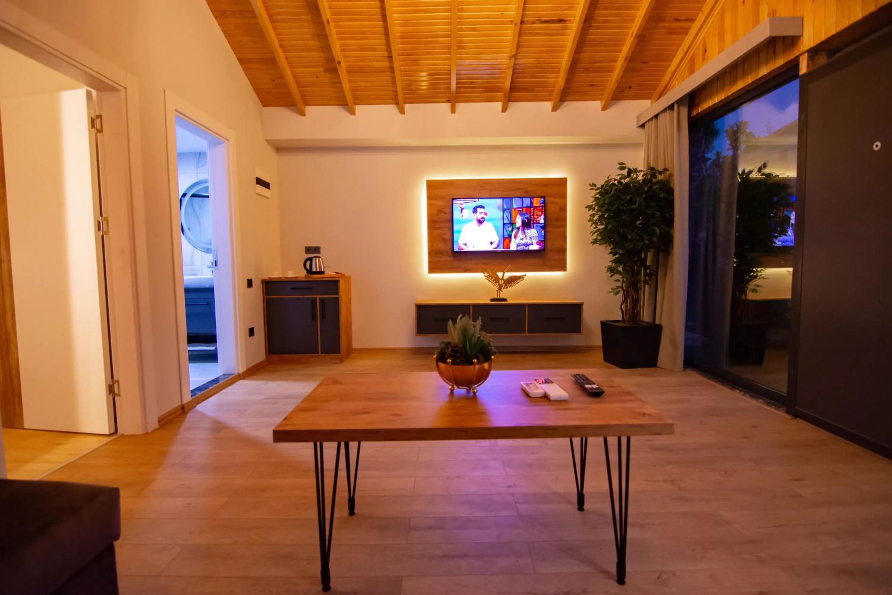 Green Palace Suite Hotel