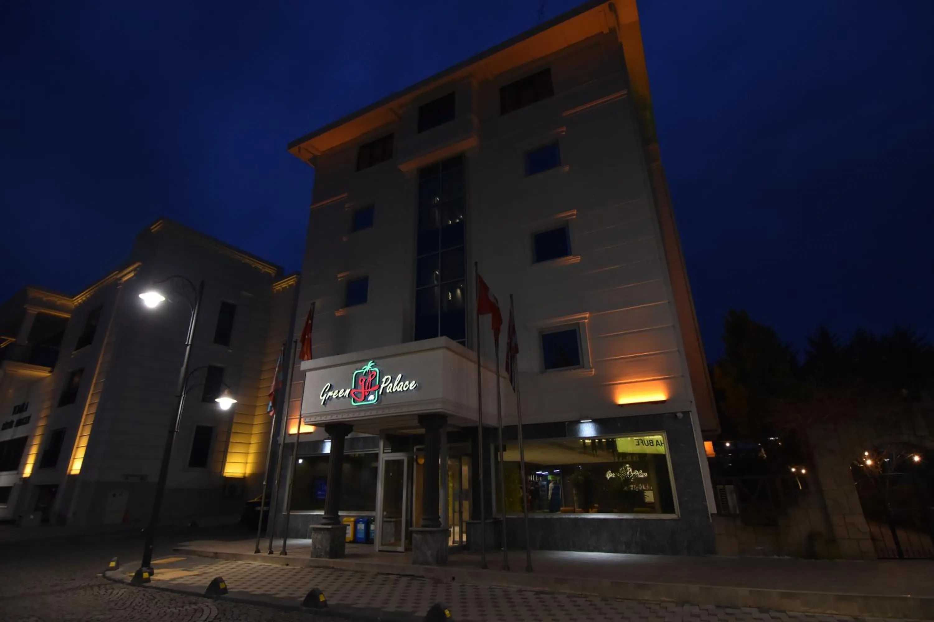 Green Palace Suite Hotel