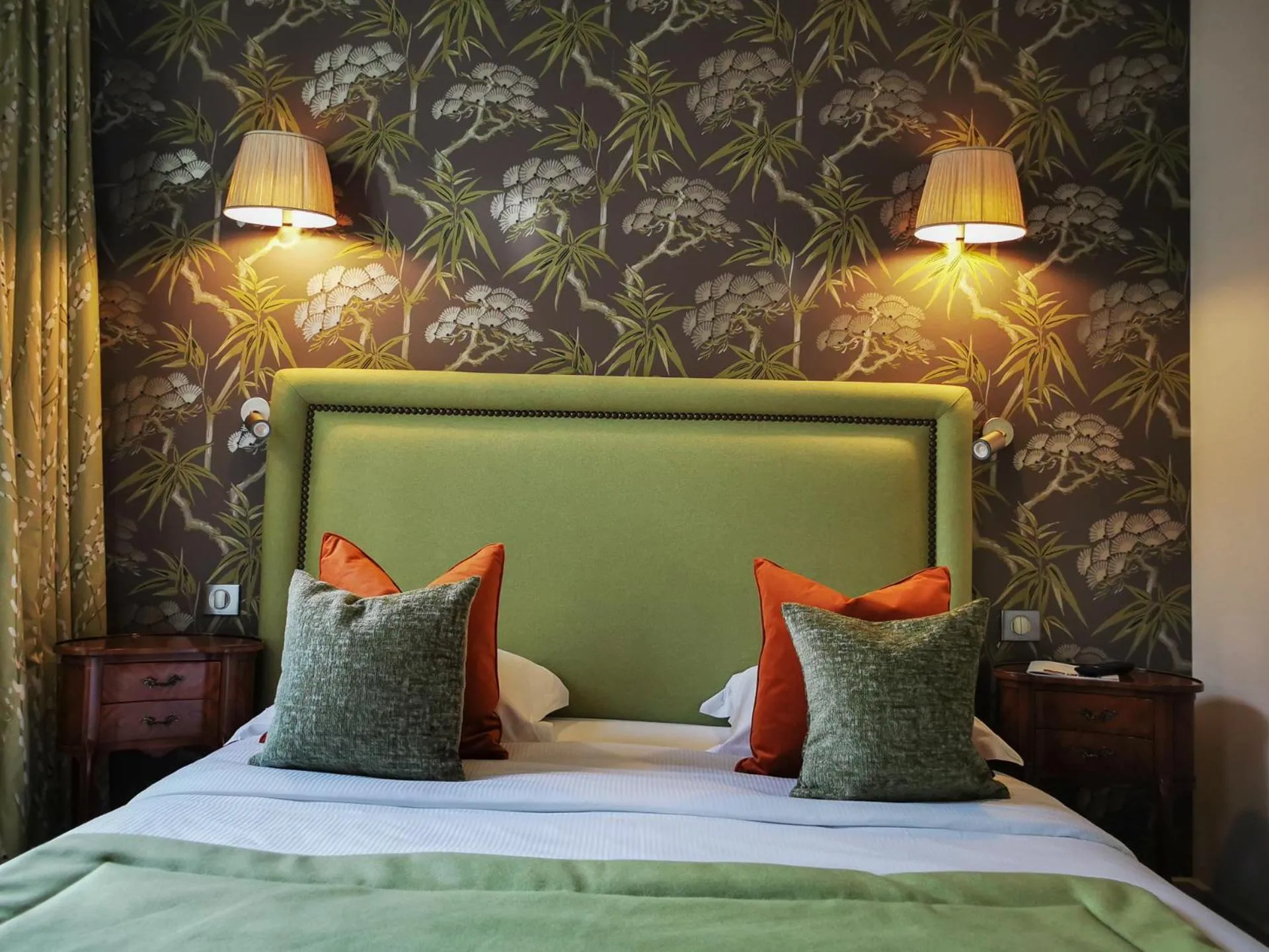 Bed in Hôtel Le Griffon d'Or