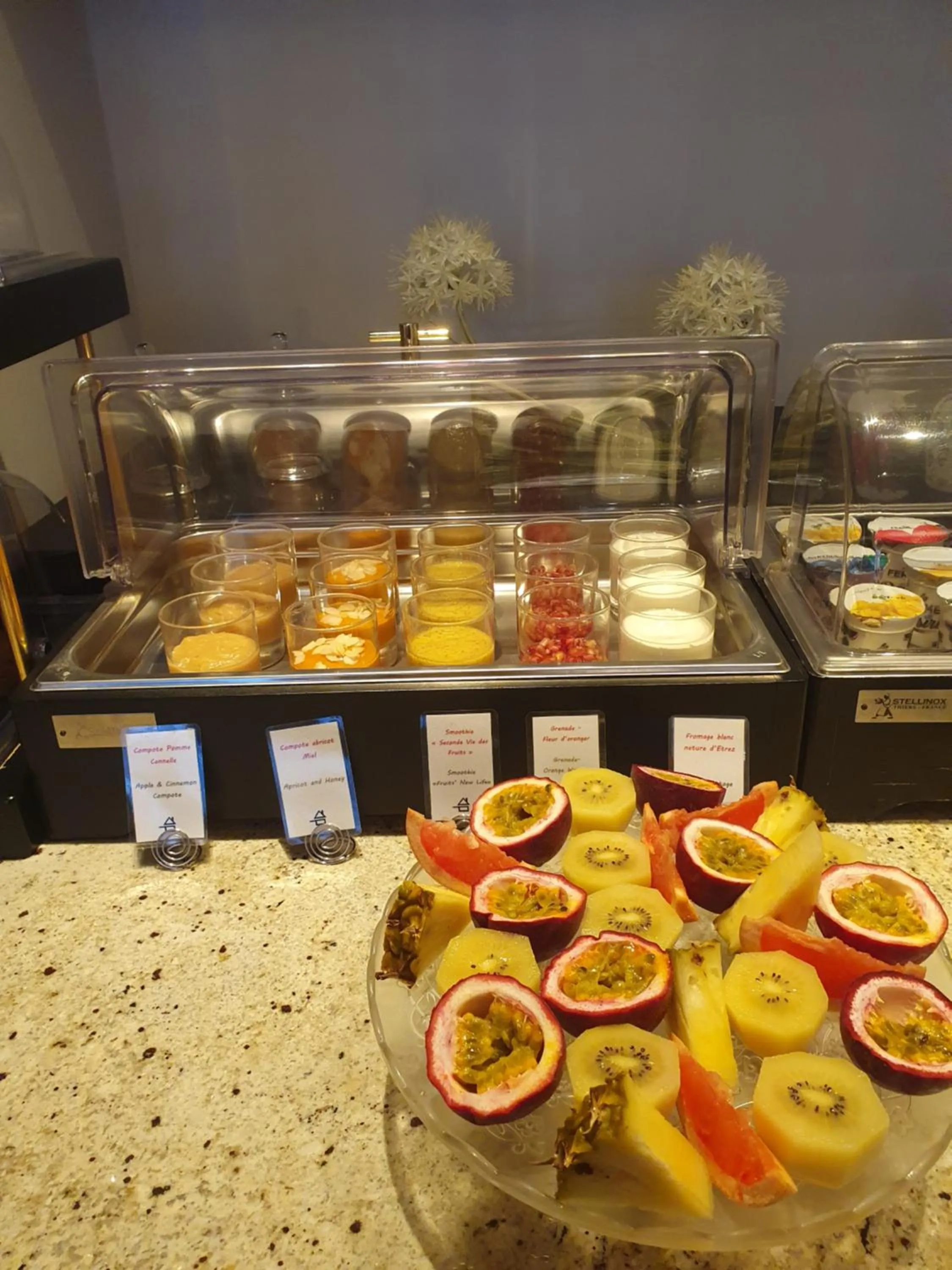 Buffet breakfast in Hôtel Le Griffon d'Or