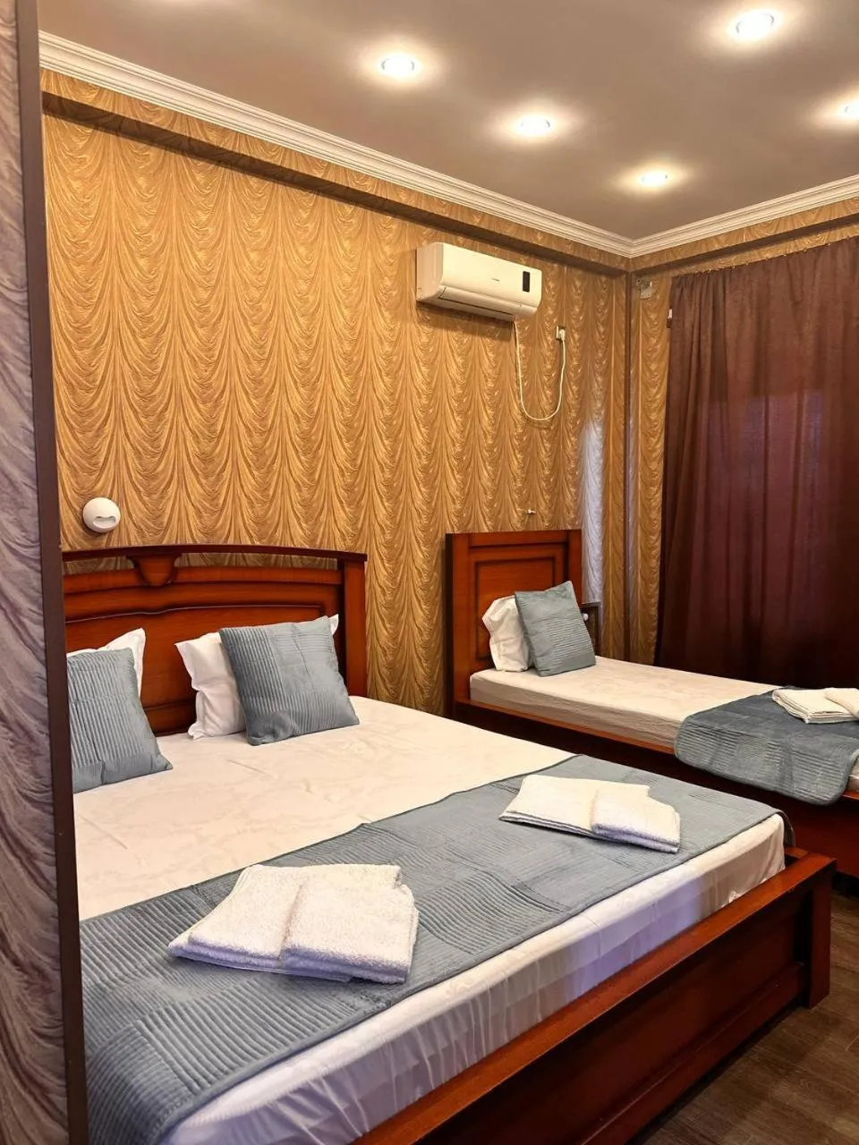 Bed in Iceberg Hotel