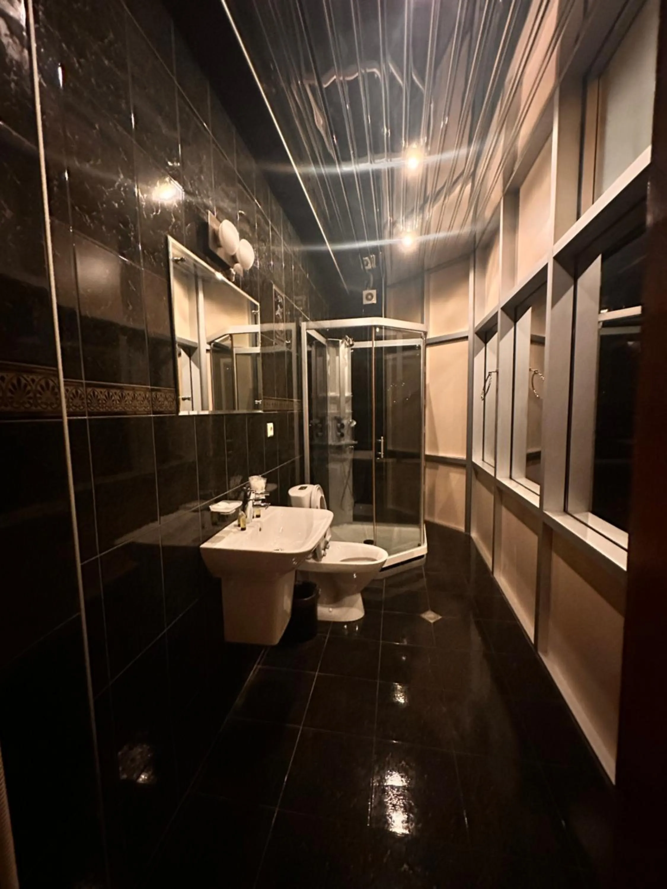 Shower in Iceberg Hotel