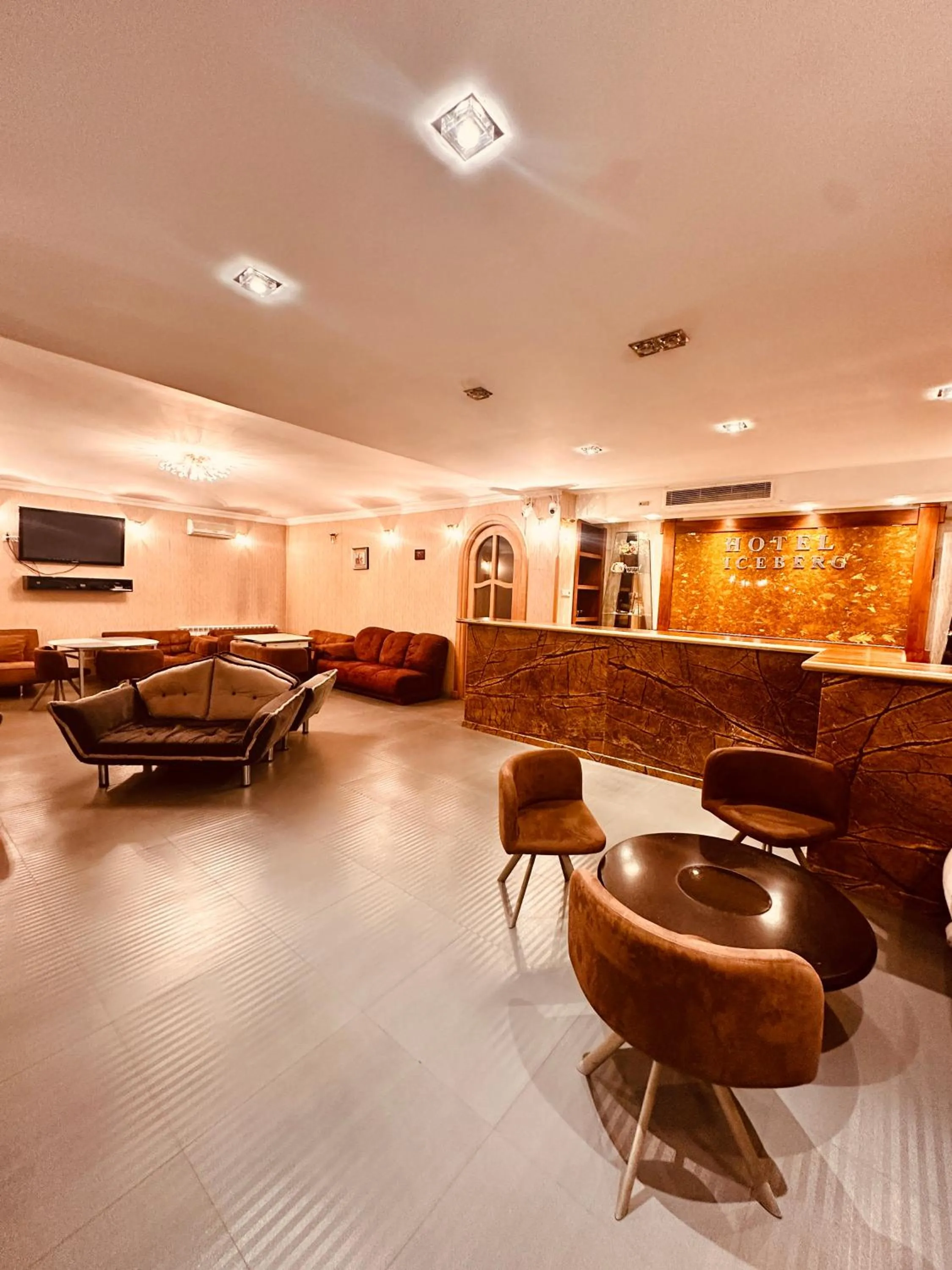 Communal lounge/ TV room in Iceberg Hotel