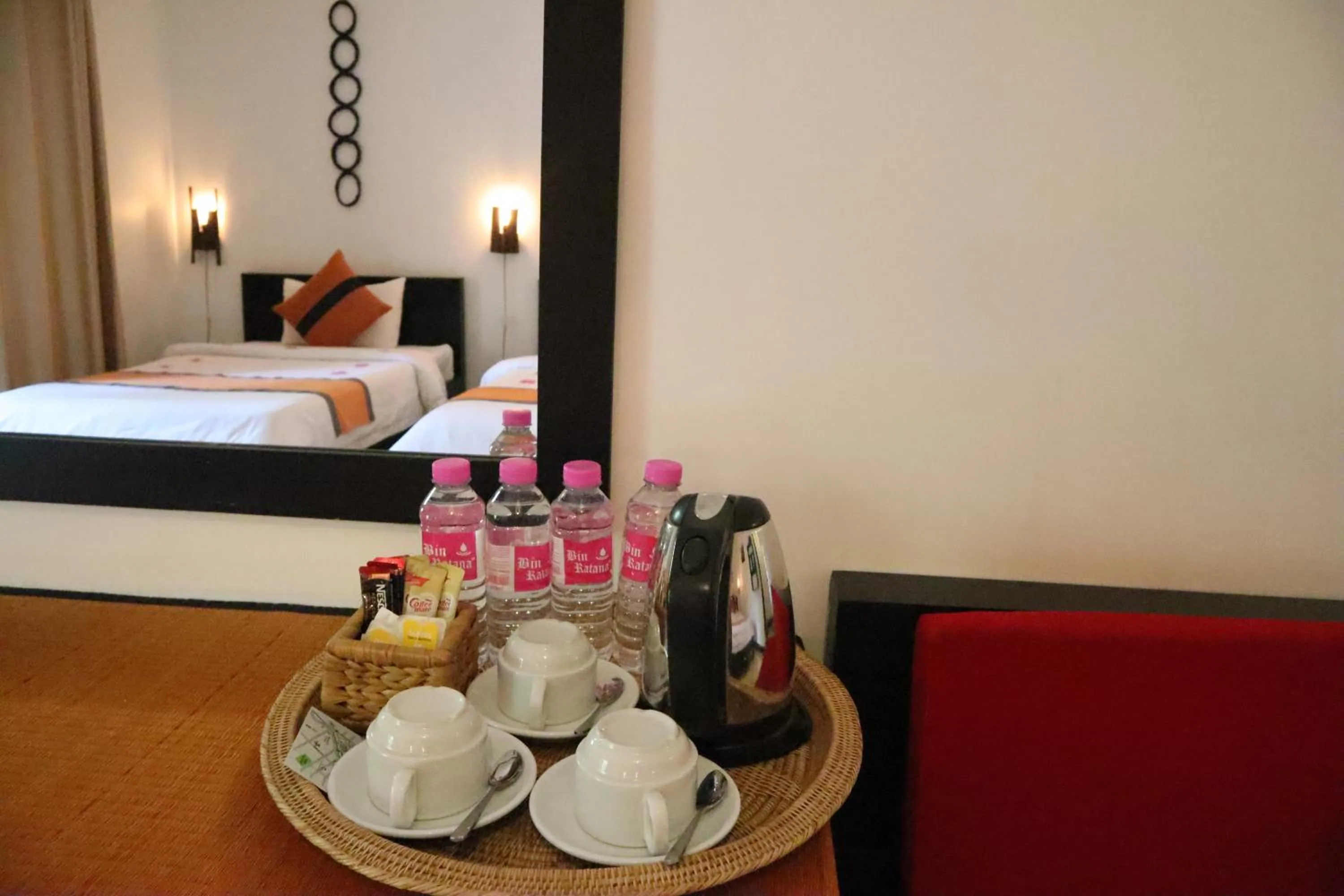 Coffee/tea facilities, Bed in La Niche D'angkor Boutique Hotel