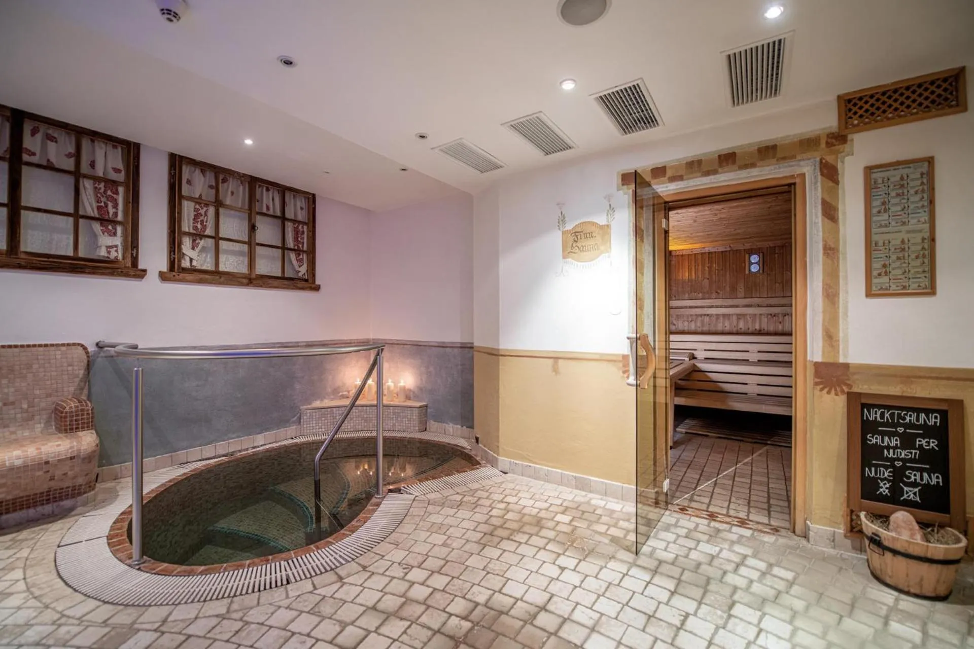 Sauna, Bed in Hotel Edelweiss