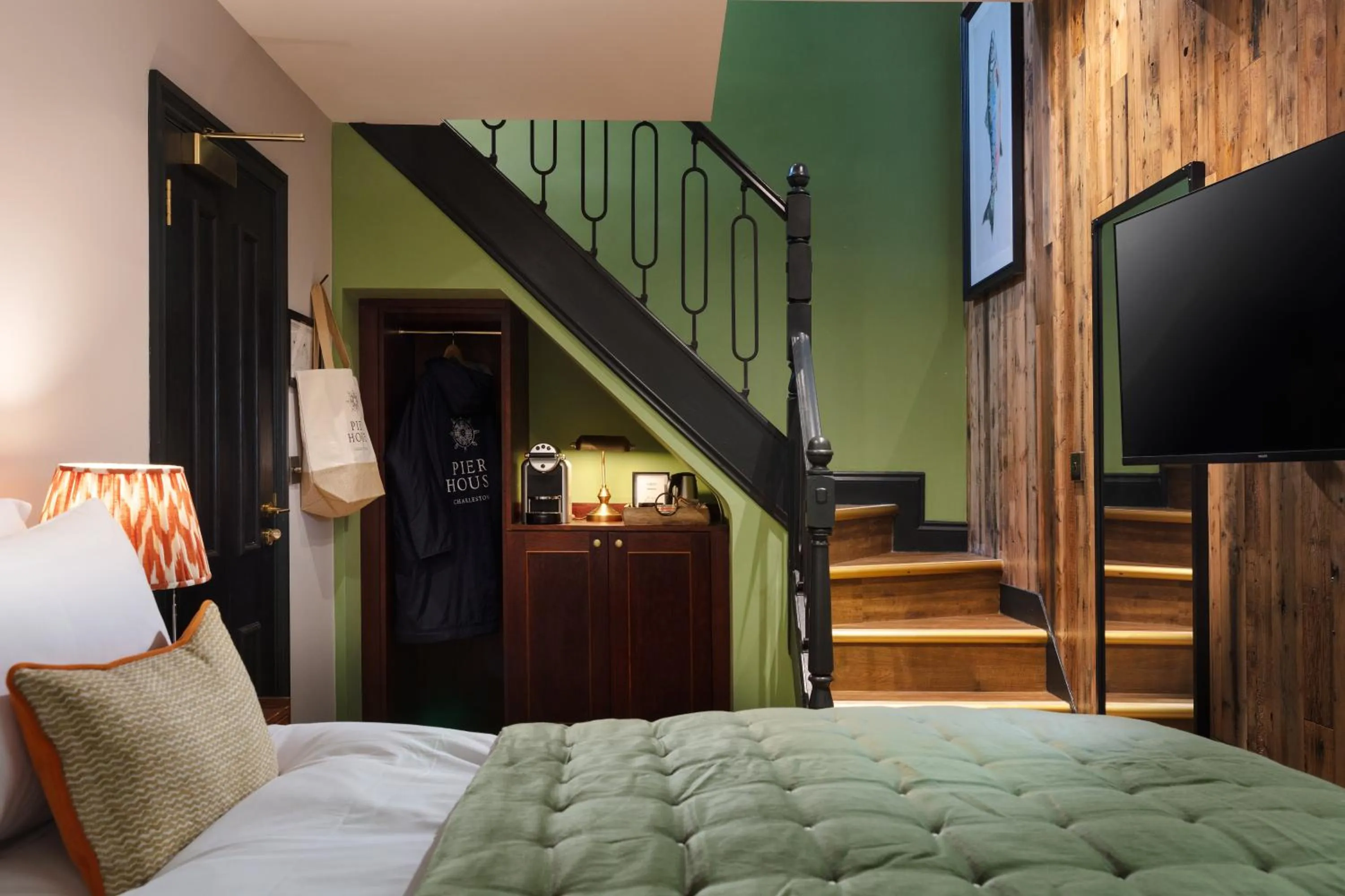 Photo of the whole room, Bed in Pier House