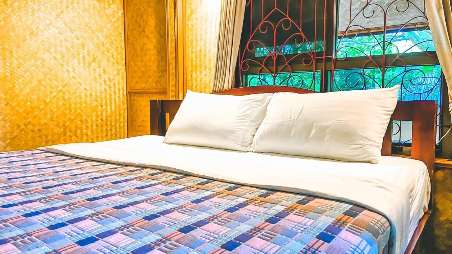 Bed in Faasai Resort & Spa
