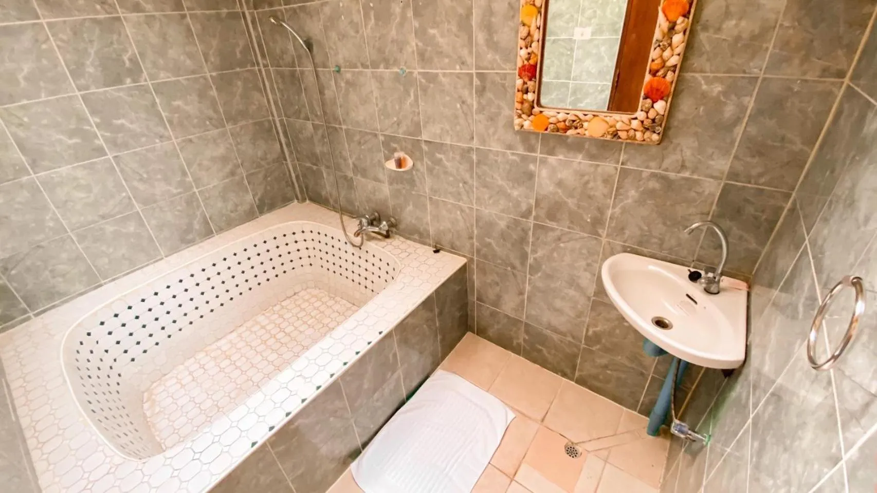 Bathroom in Faasai Resort & Spa