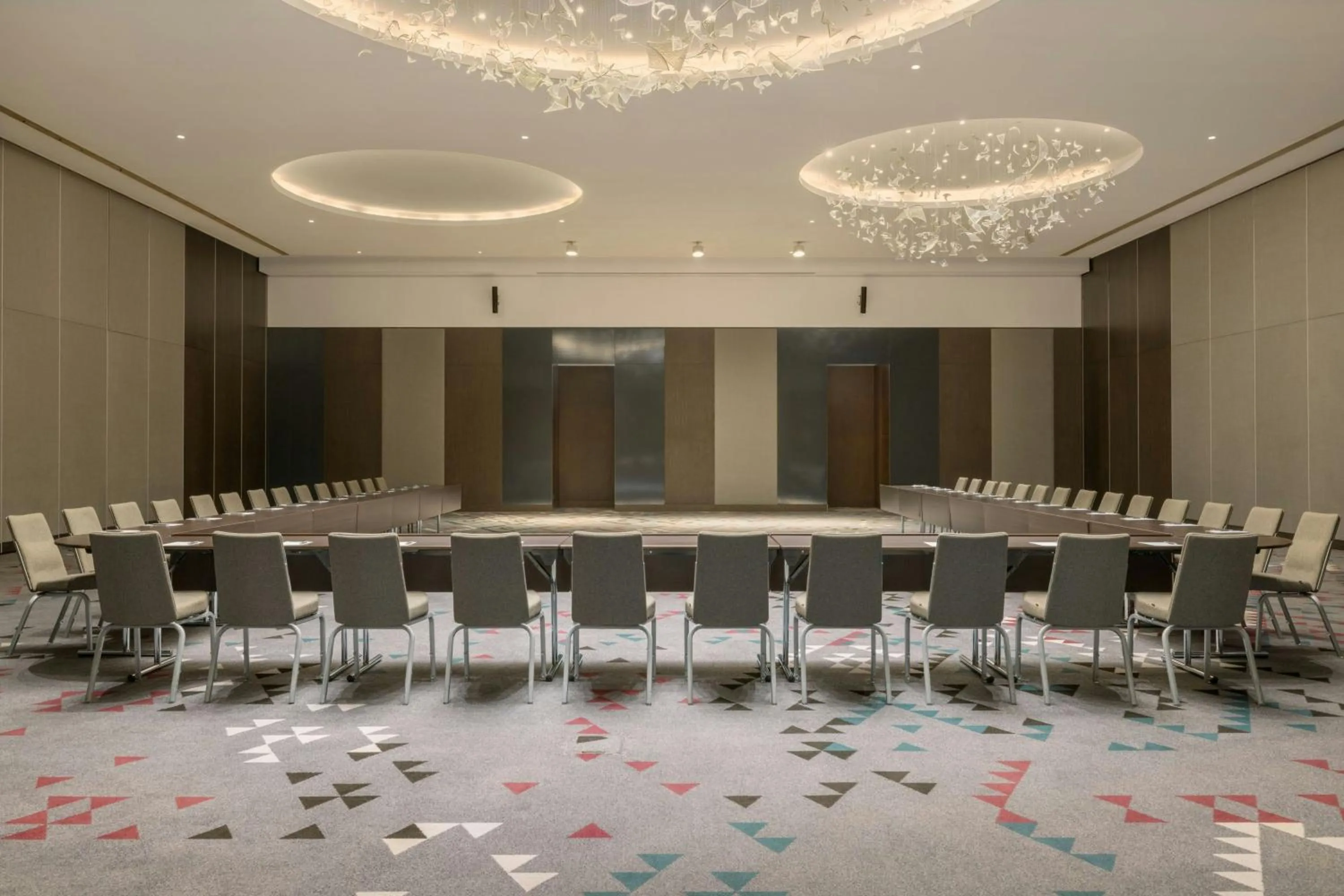 Meeting/conference room in Sheraton Grand Tbilisi Metechi Palace