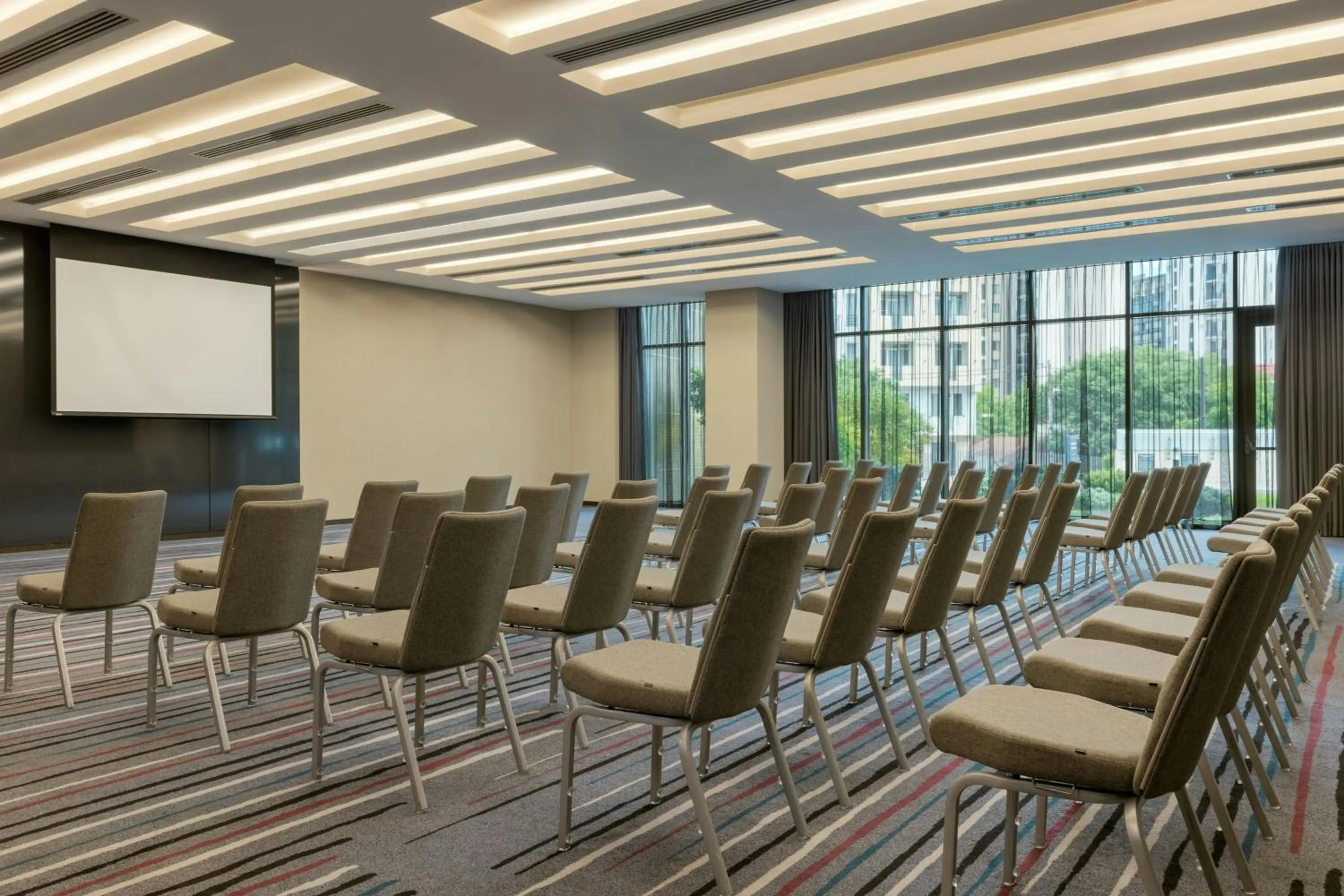 Meeting/conference room in Sheraton Grand Tbilisi Metechi Palace