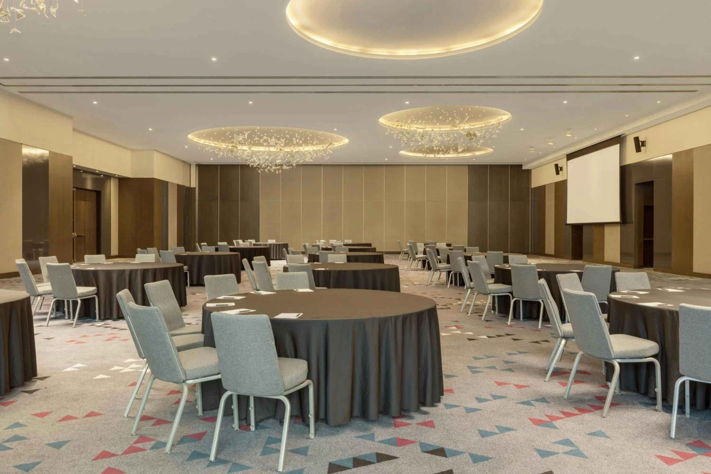 Lounge or bar in Sheraton Grand Tbilisi Metechi Palace