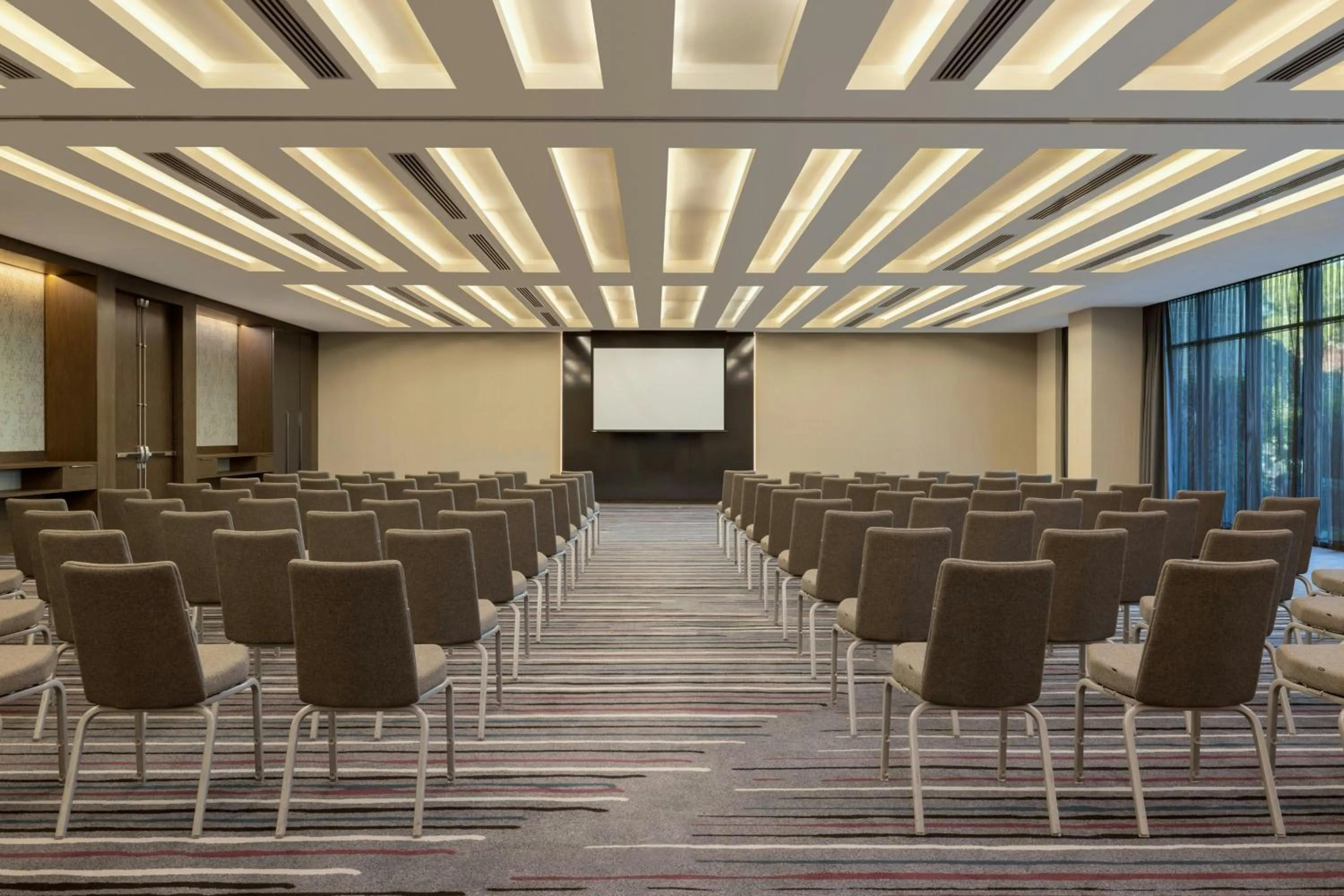 Meeting/conference room in Sheraton Grand Tbilisi Metechi Palace