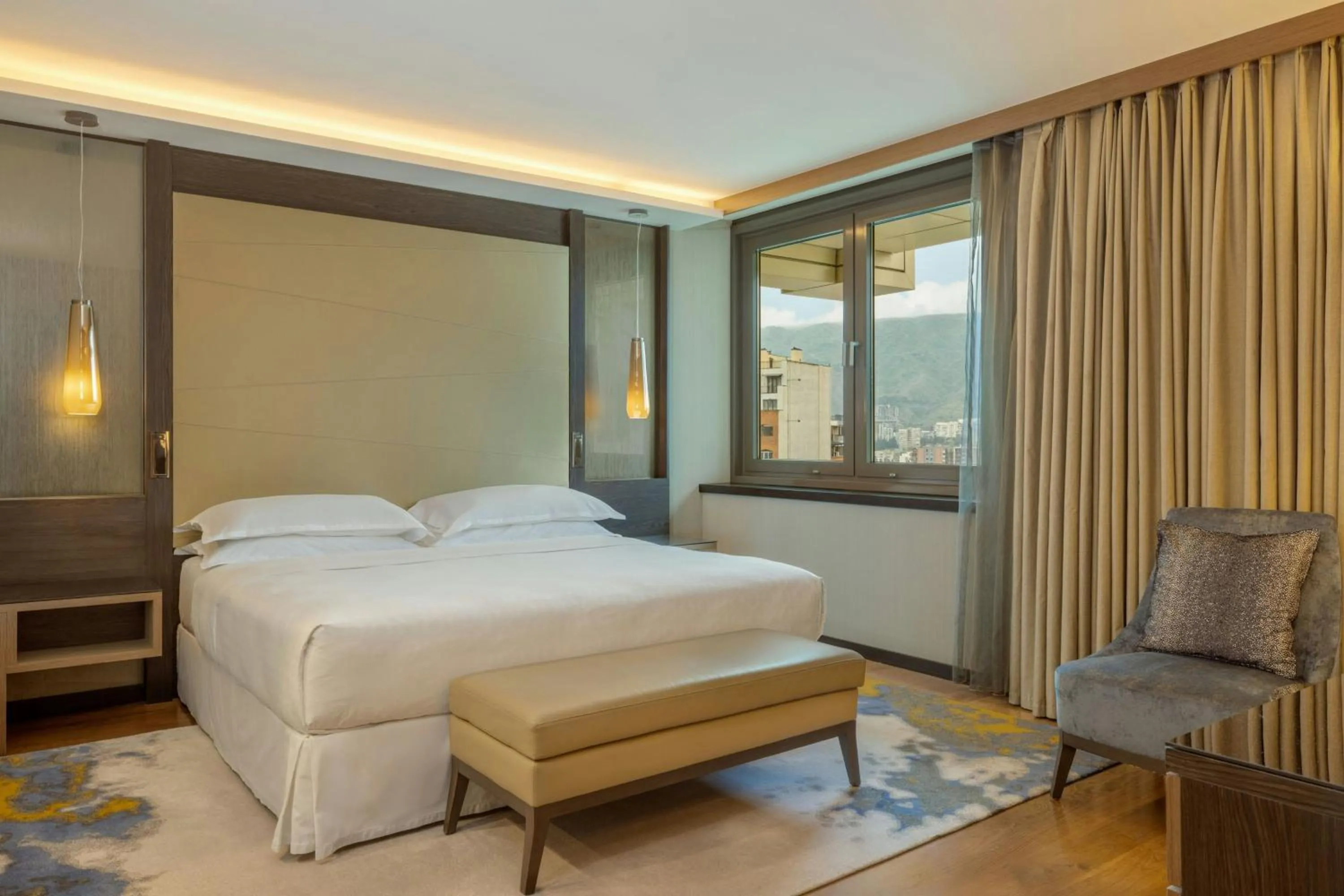 Photo of the whole room, Bed in Sheraton Grand Tbilisi Metechi Palace